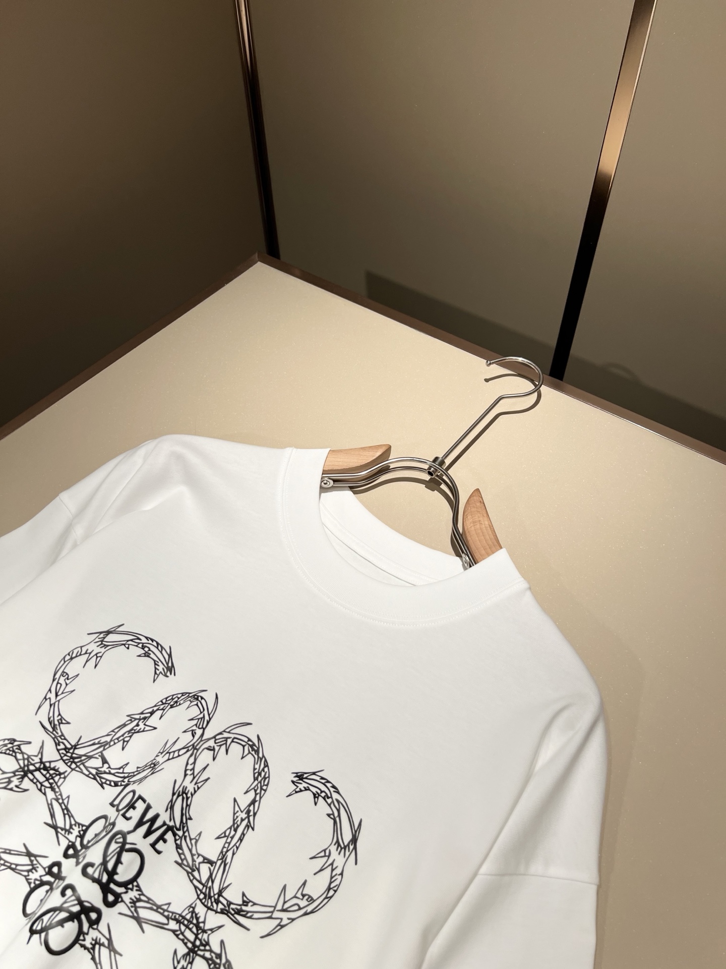  LOE*WE罗*威 2025春夏新款男女同款👫短袖T恤，意大利原厂订单渠道，极具个性高级风，标志log