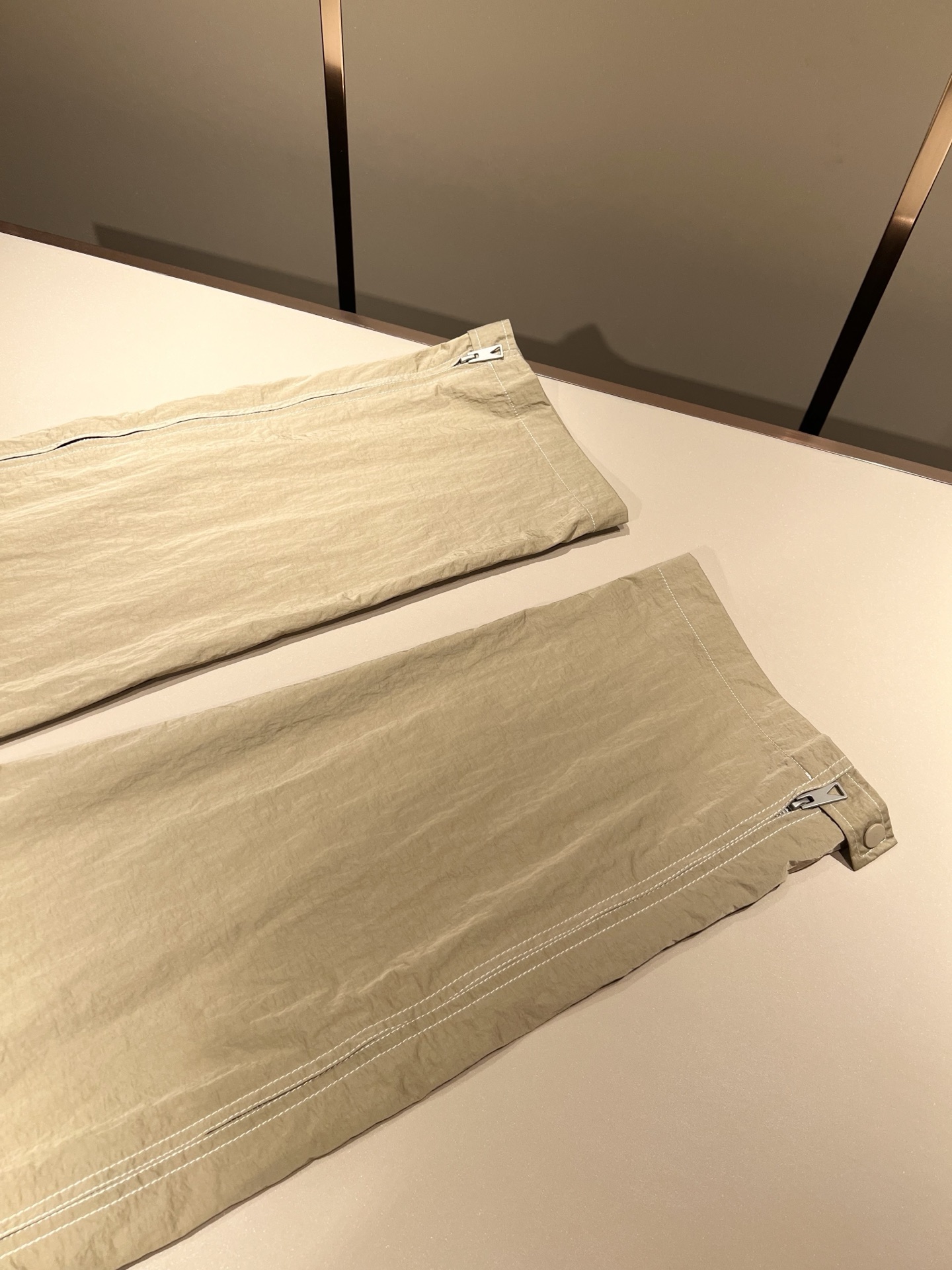  Botte*aVene*te葆碟家2025秋冬男士休闲套装，完美品相，第一眼看到这款夹克，百搭的实穿款