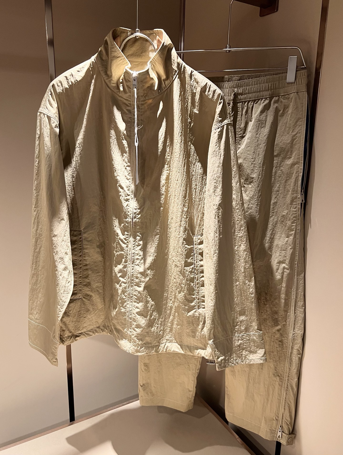  Botte*aVene*te葆碟家2025秋冬男士休闲套装，完美品相，第一眼看到这款夹克，百搭的实穿款