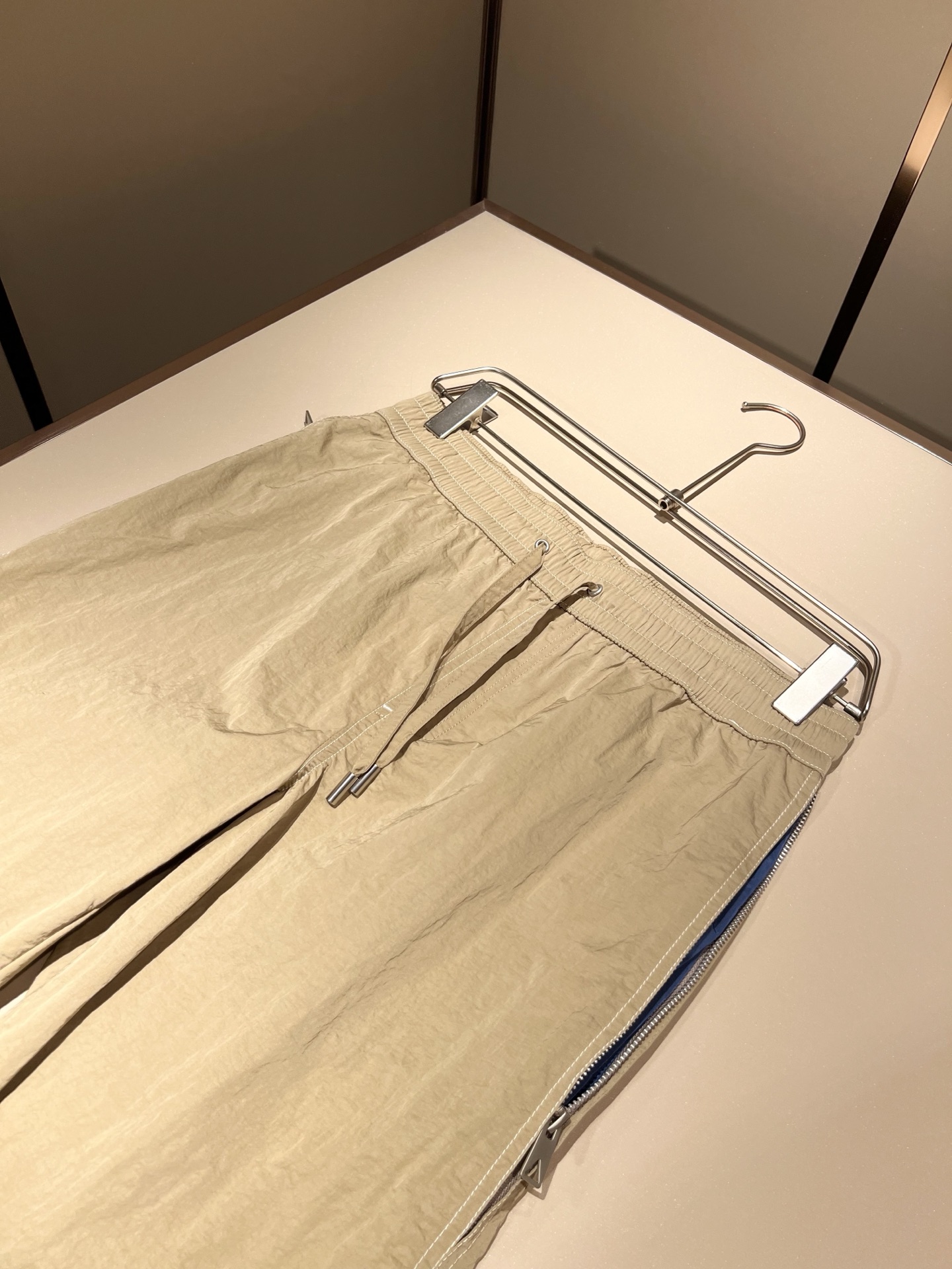  Botte*aVene*te葆碟家2025秋冬男士休闲套装，完美品相，第一眼看到这款夹克，百搭的实穿款