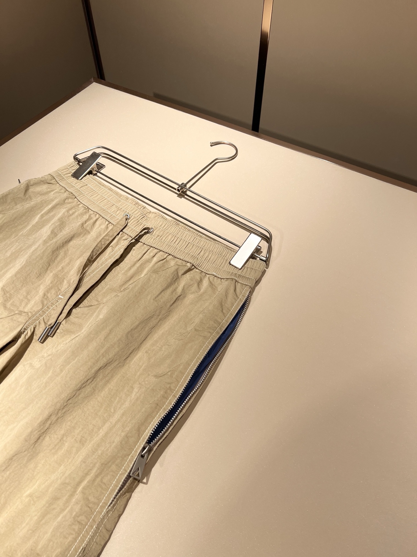  Botte*aVene*te葆碟家2025秋冬男士休闲套装，完美品相，第一眼看到这款夹克，百搭的实穿款