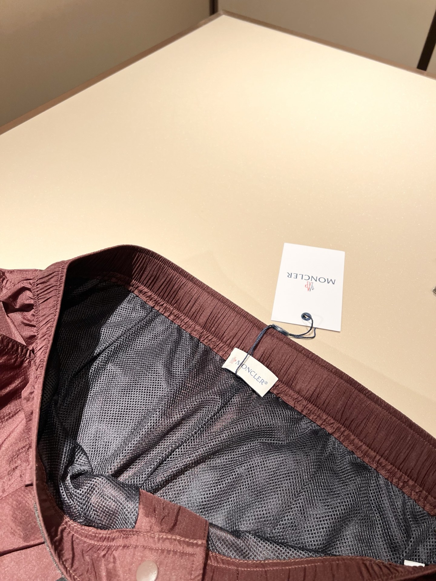  Monc*ler蒙*口2025春夏经典新款休闲套装！都市时尚休闲连帽款 超薄面料超软面料帅酷爆外套。时