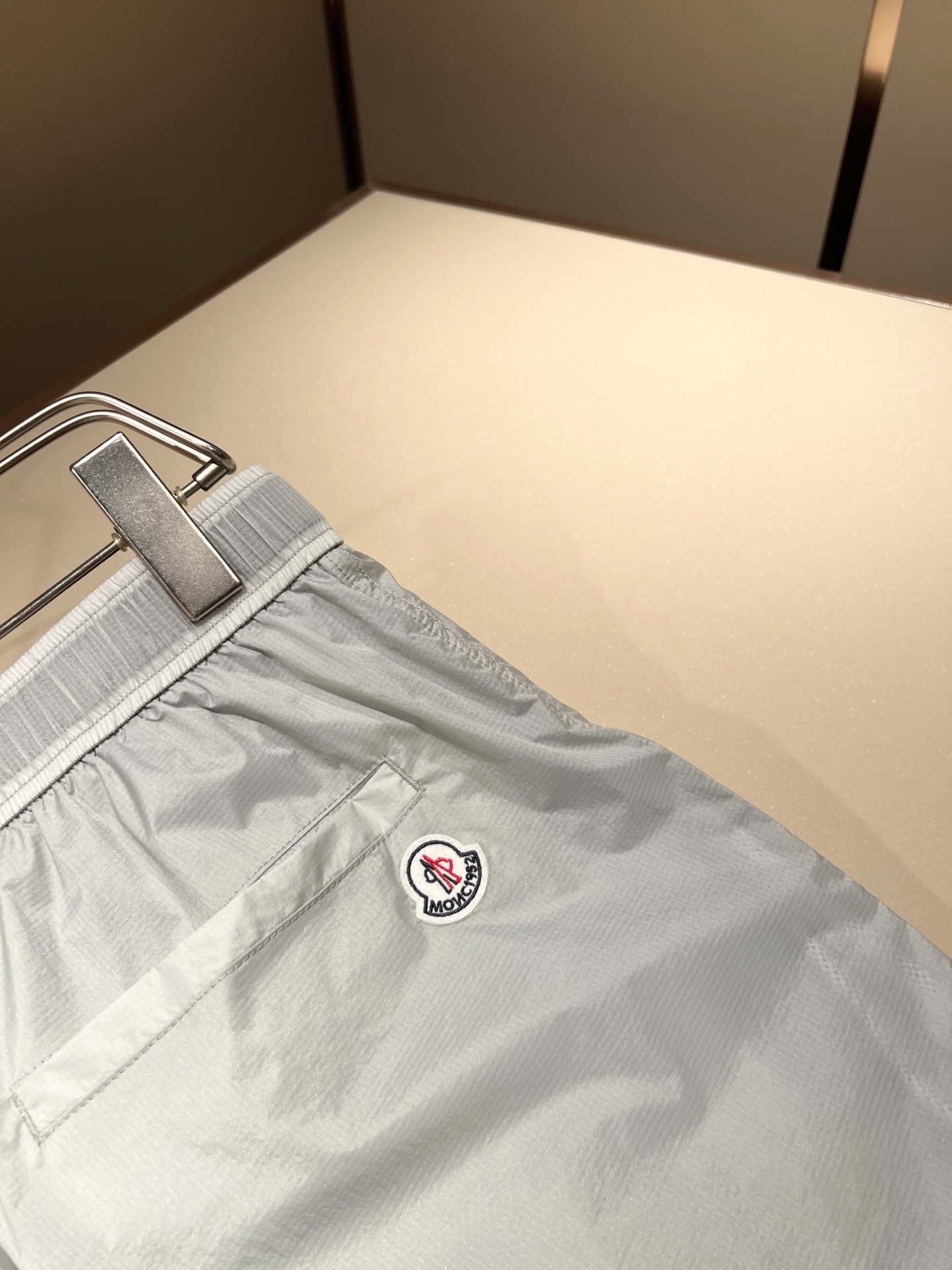  Monc*ler蒙*口2025春夏经典新款休闲套装！都市时尚休闲连帽款 超薄面料超软面料帅酷爆外套。时