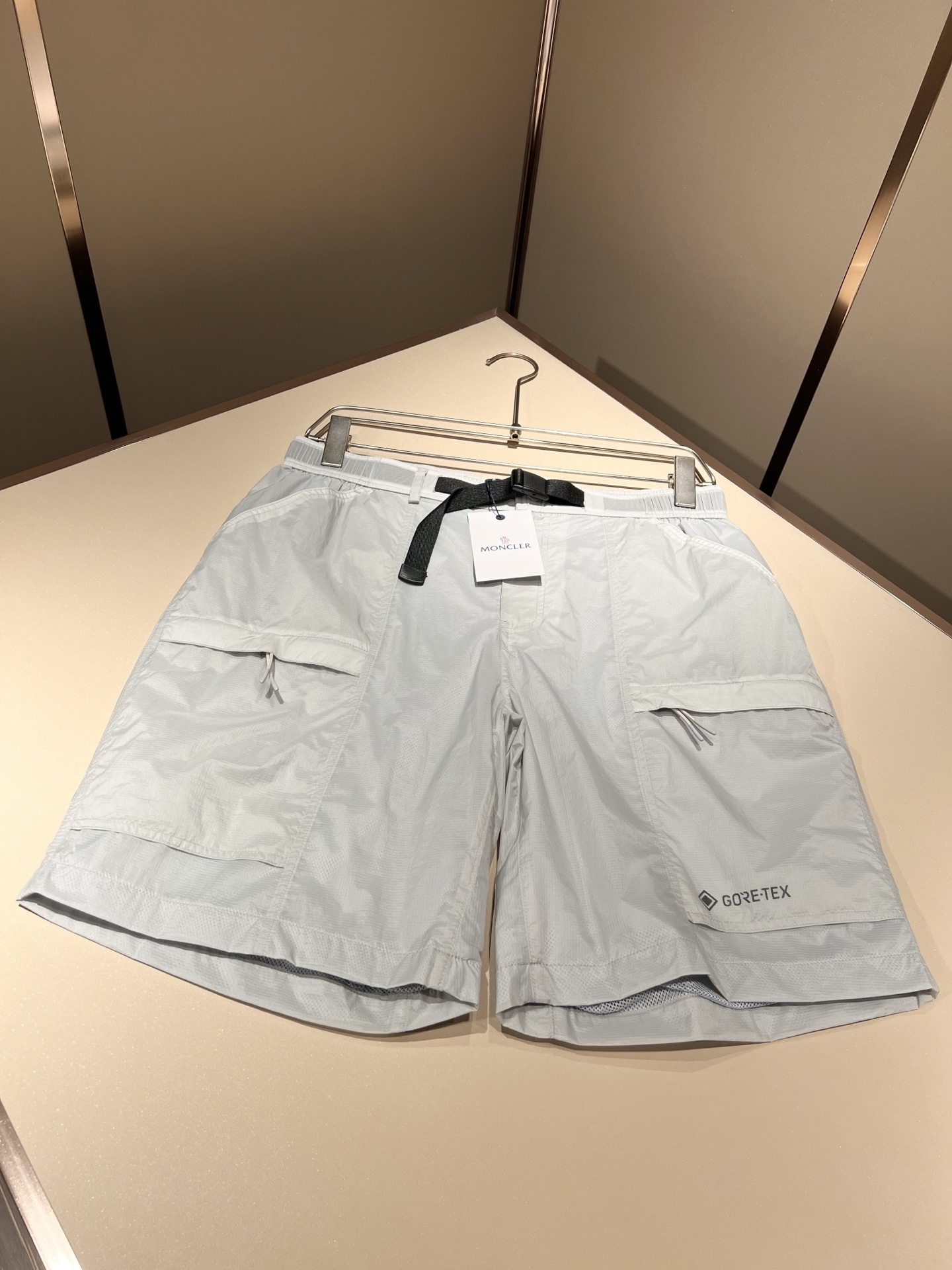  Monc*ler蒙*口2025春夏经典新款休闲套装！都市时尚休闲连帽款 超薄面料超软面料帅酷爆外套。时