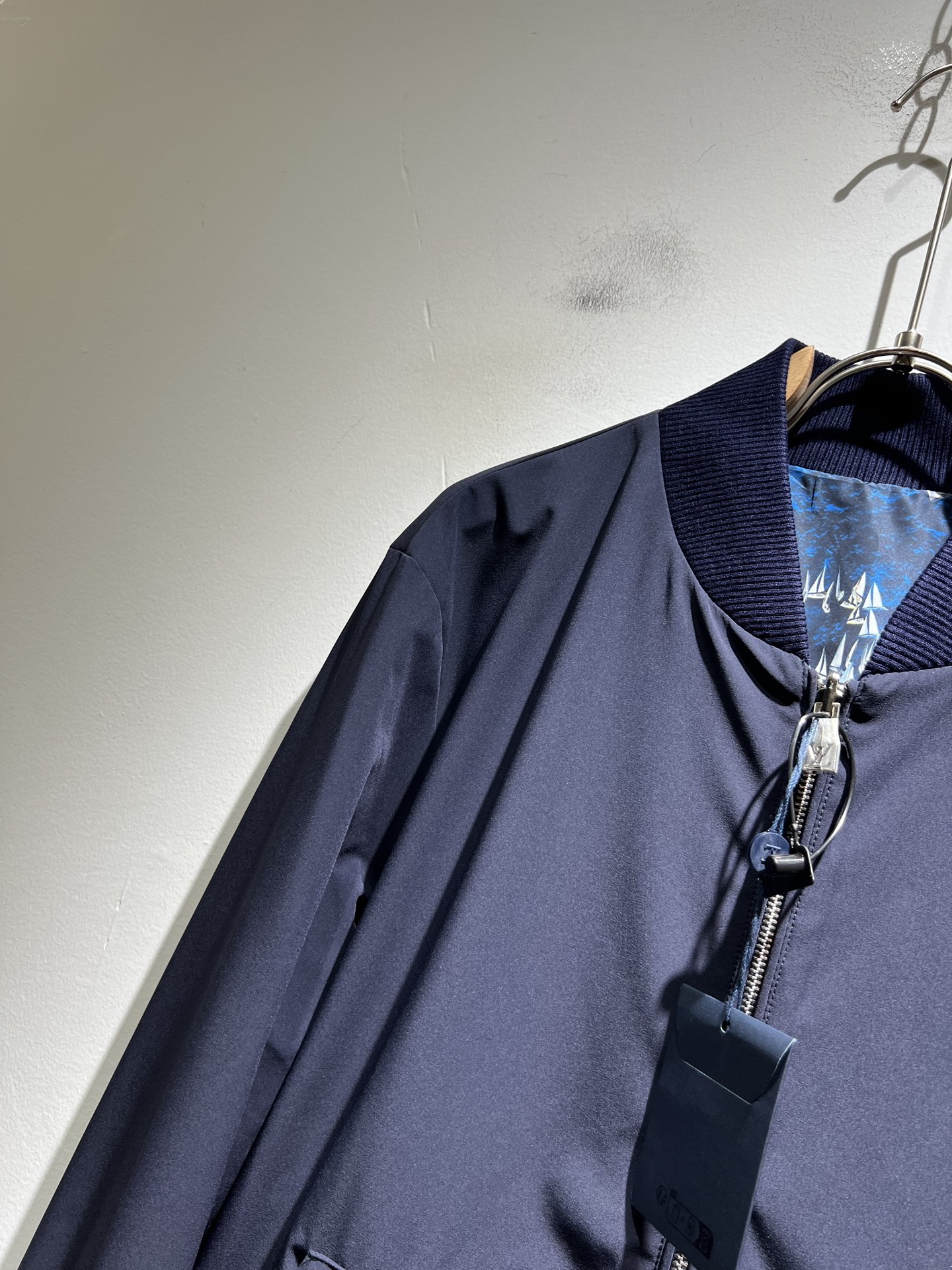  LouisVuitt*路易*登  ⚠️双面夹克！2025秋冬新品最新款夹克外套，立体老花图案装夹克外套