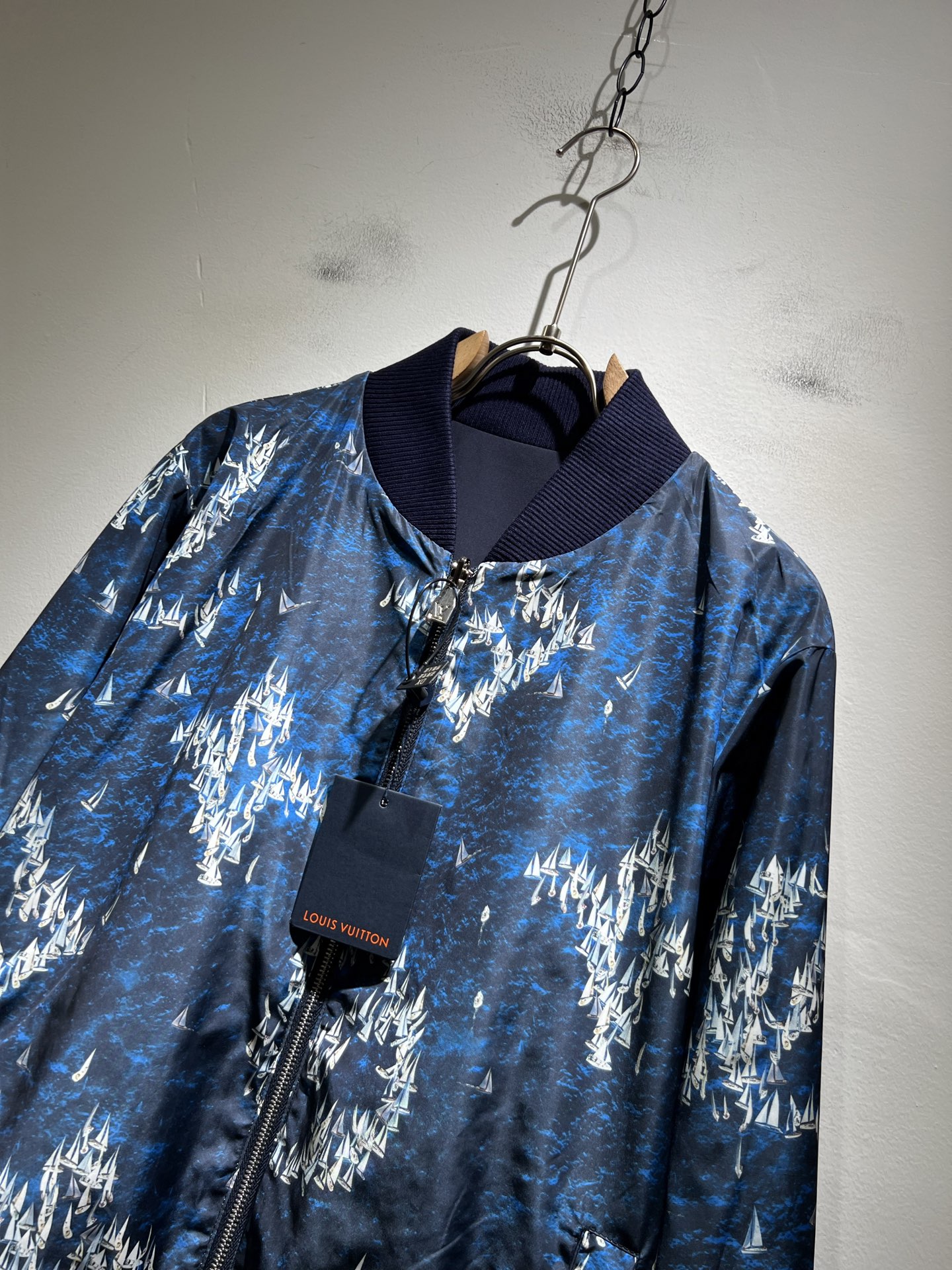  LouisVuitt*路易*登  ⚠️双面夹克！2025秋冬新品最新款夹克外套，立体老花图案装夹克外套