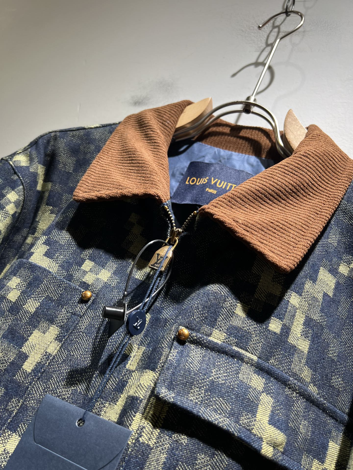  Louis Vuit*on 路易*登 2025秋冬新款轻奢男女同款👫牛仔夹克外套，路易家族的新高端，细