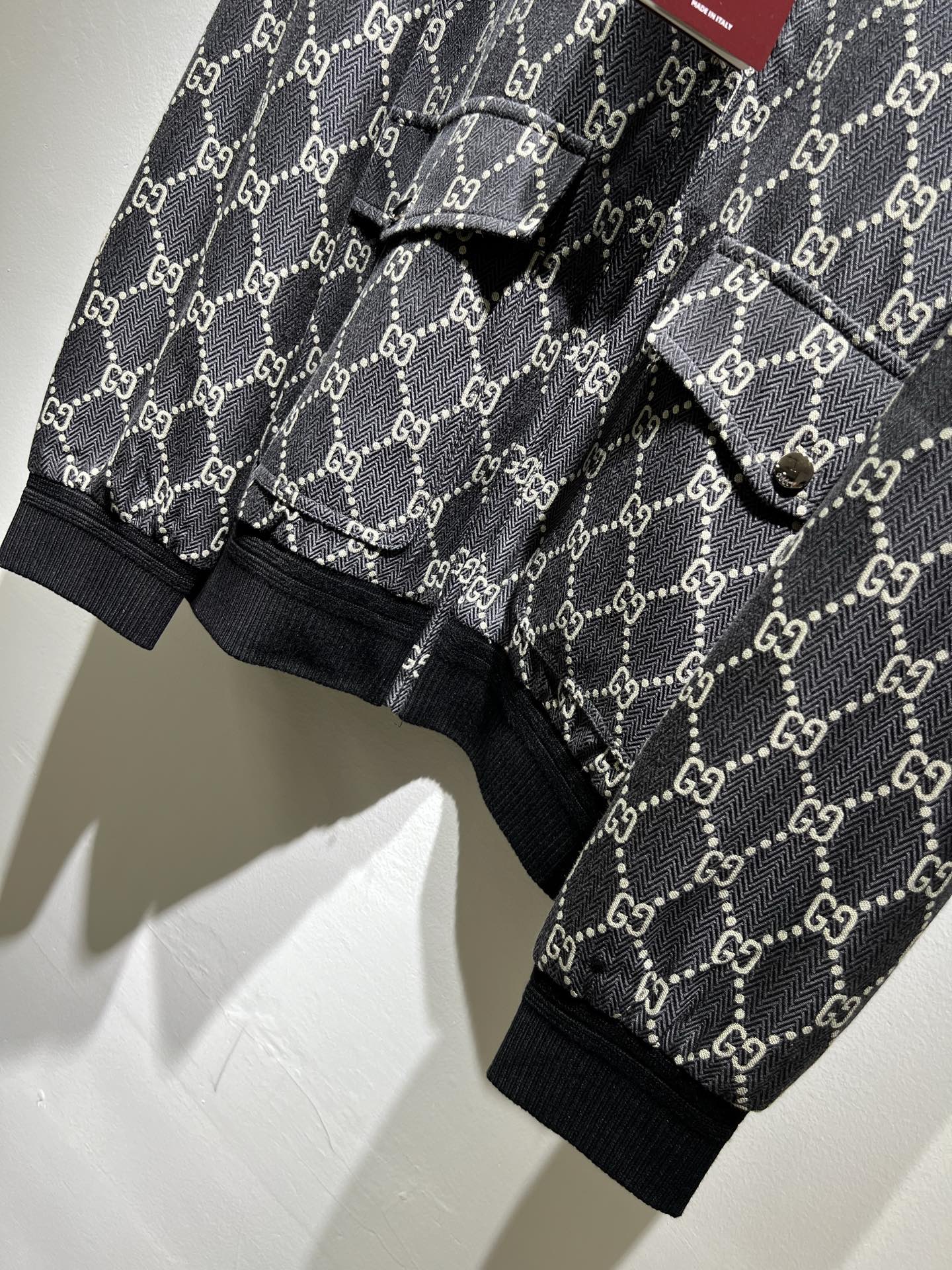  Gucc*古家 2025秋冬最新系列！男女同款👫夹克外套，贸易公司渠道稀出，同步官网发售 ！    新