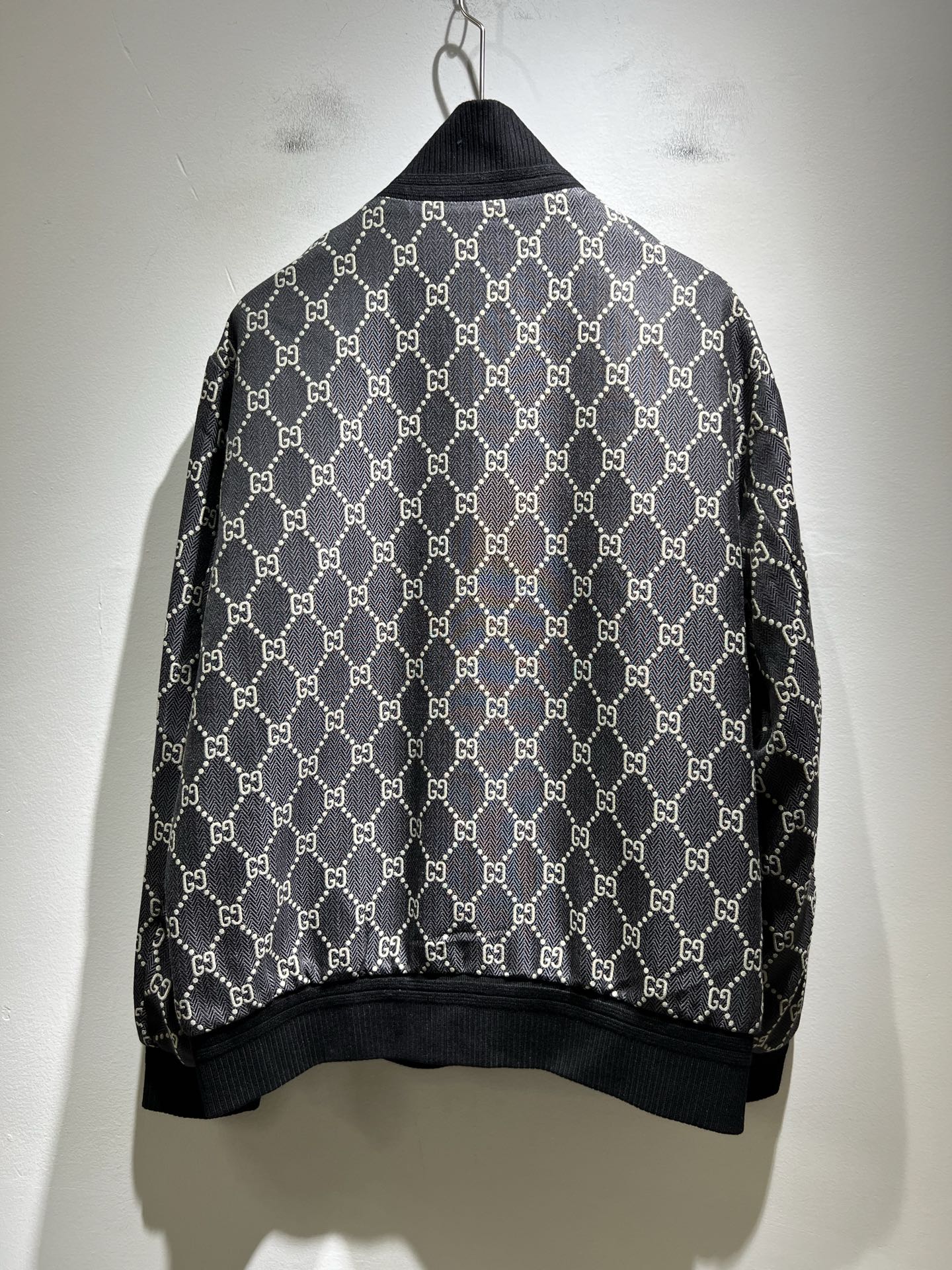  Gucc*古家 2025秋冬最新系列！男女同款👫夹克外套，贸易公司渠道稀出，同步官网发售 ！    新