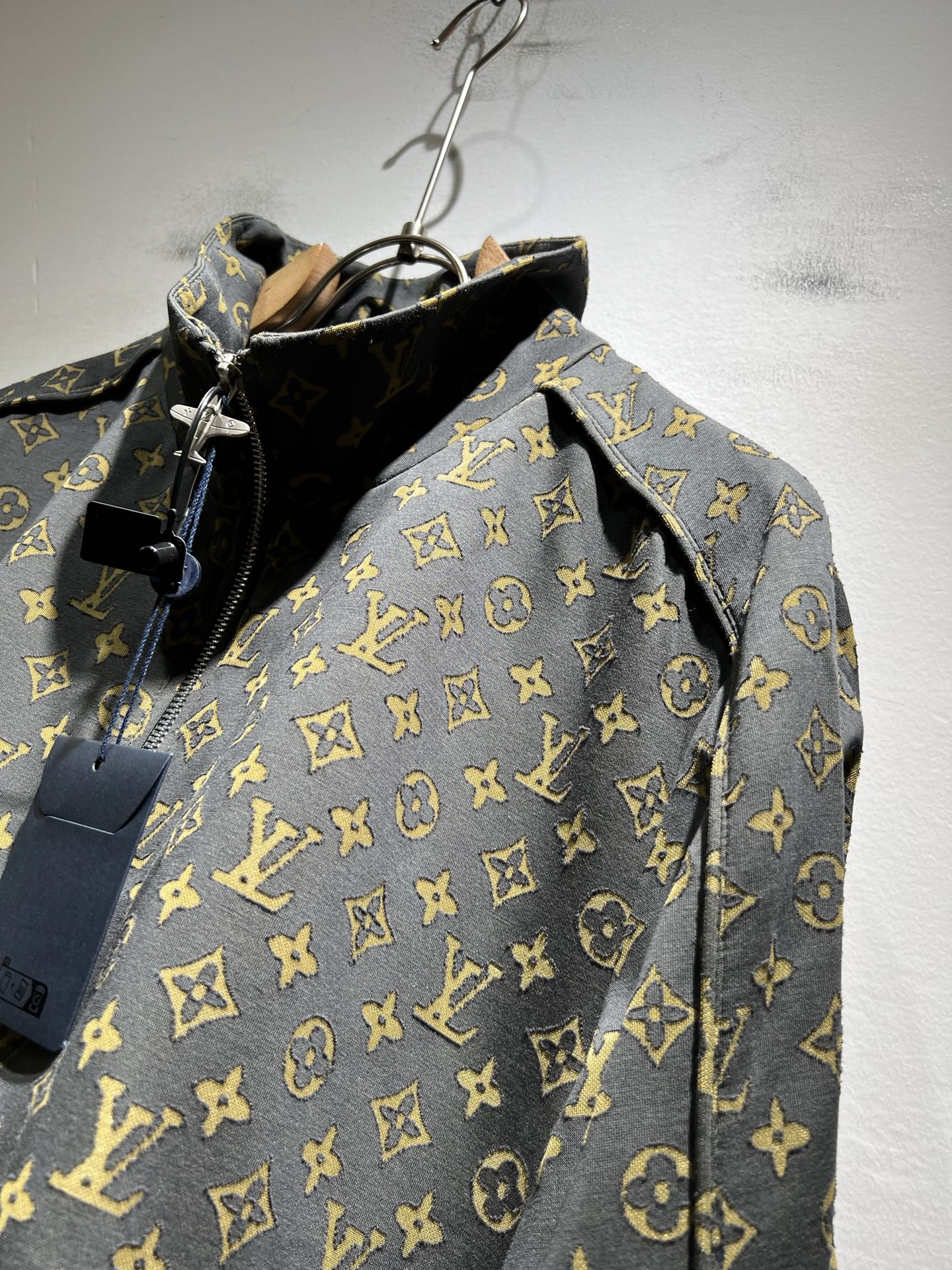  Louis Vuit*on 路易*登 2025秋冬新款轻奢男女同款👫牛仔夹克外套，路易家族的新高端，细