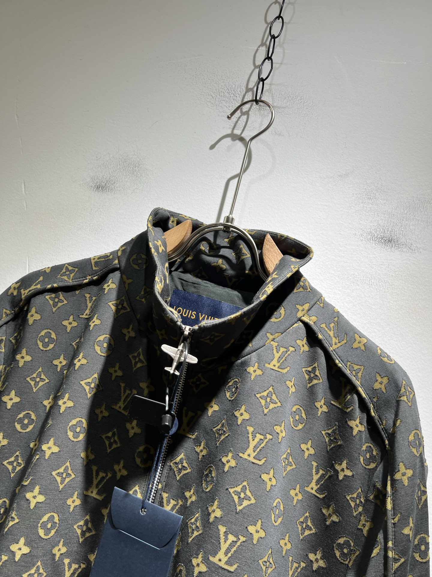  Louis Vuit*on 路易*登 2025秋冬新款轻奢男女同款👫牛仔夹克外套，路易家族的新高端，细