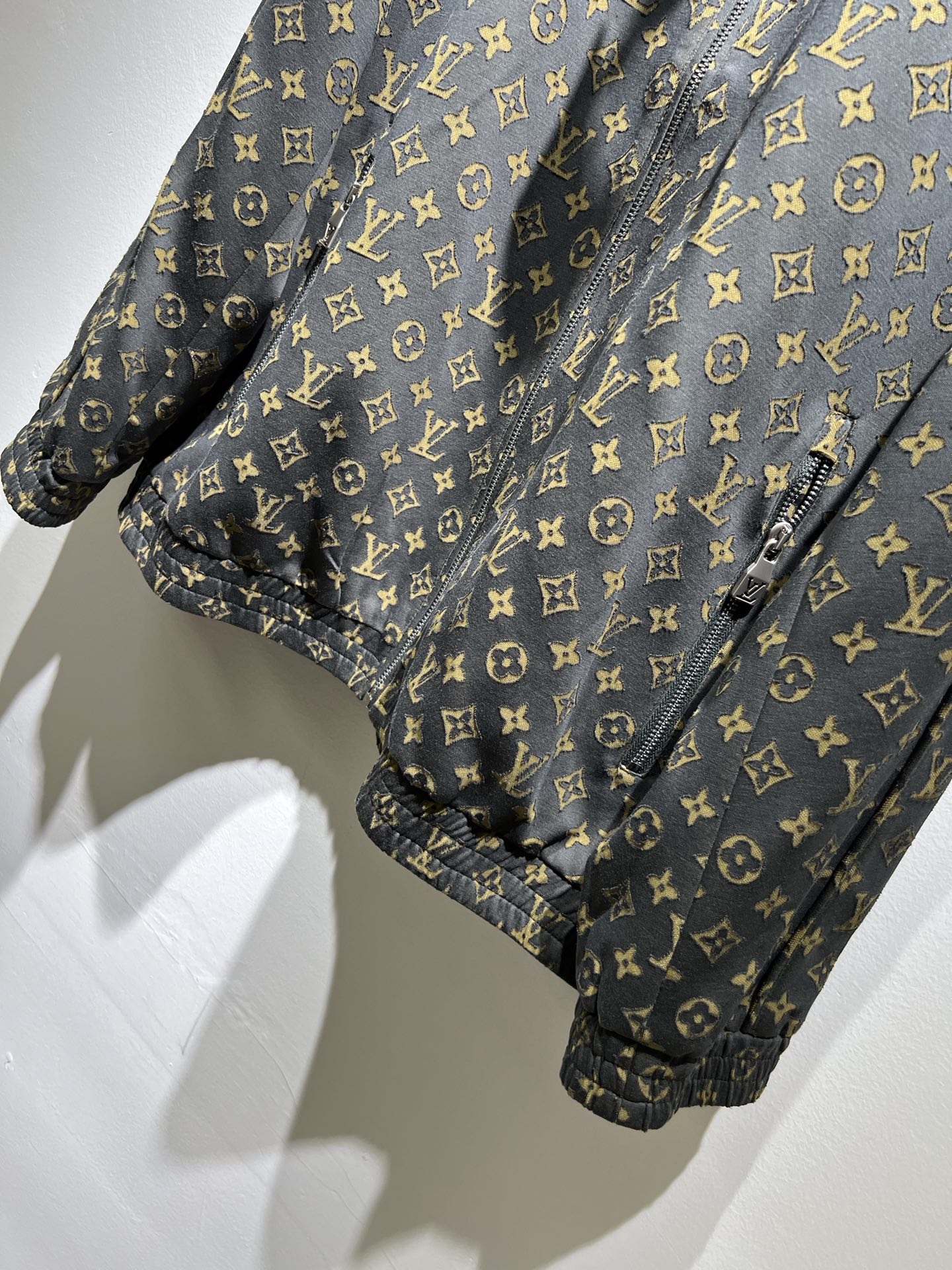  Louis Vuit*on 路易*登 2025秋冬新款轻奢男女同款👫牛仔夹克外套，路易家族的新高端，细