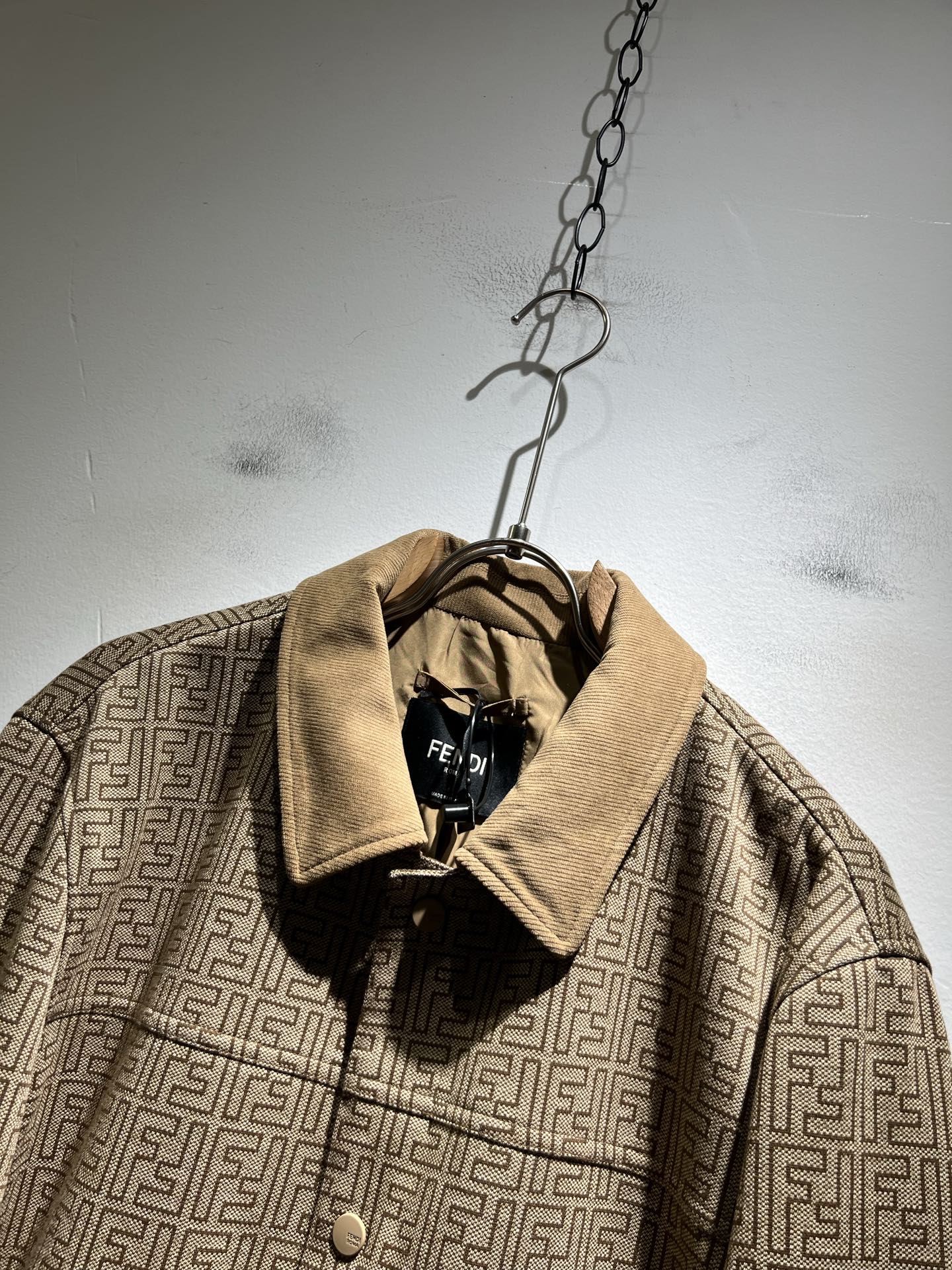  FEN*I 芬*迪 2025秋冬新款夹克外套，意大利原厂订单，FD家族人气单品，代表性十足，规格感十足