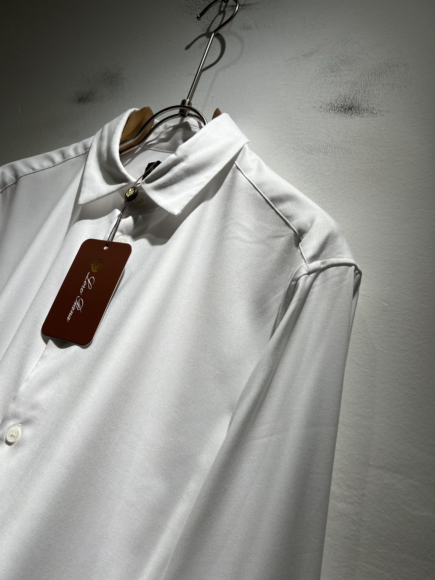  Loro Piana诺悠翩雅 2025秋冬男士衬衣，最新的贸易订单全品相！！网红款！上身舒适透气，不僵