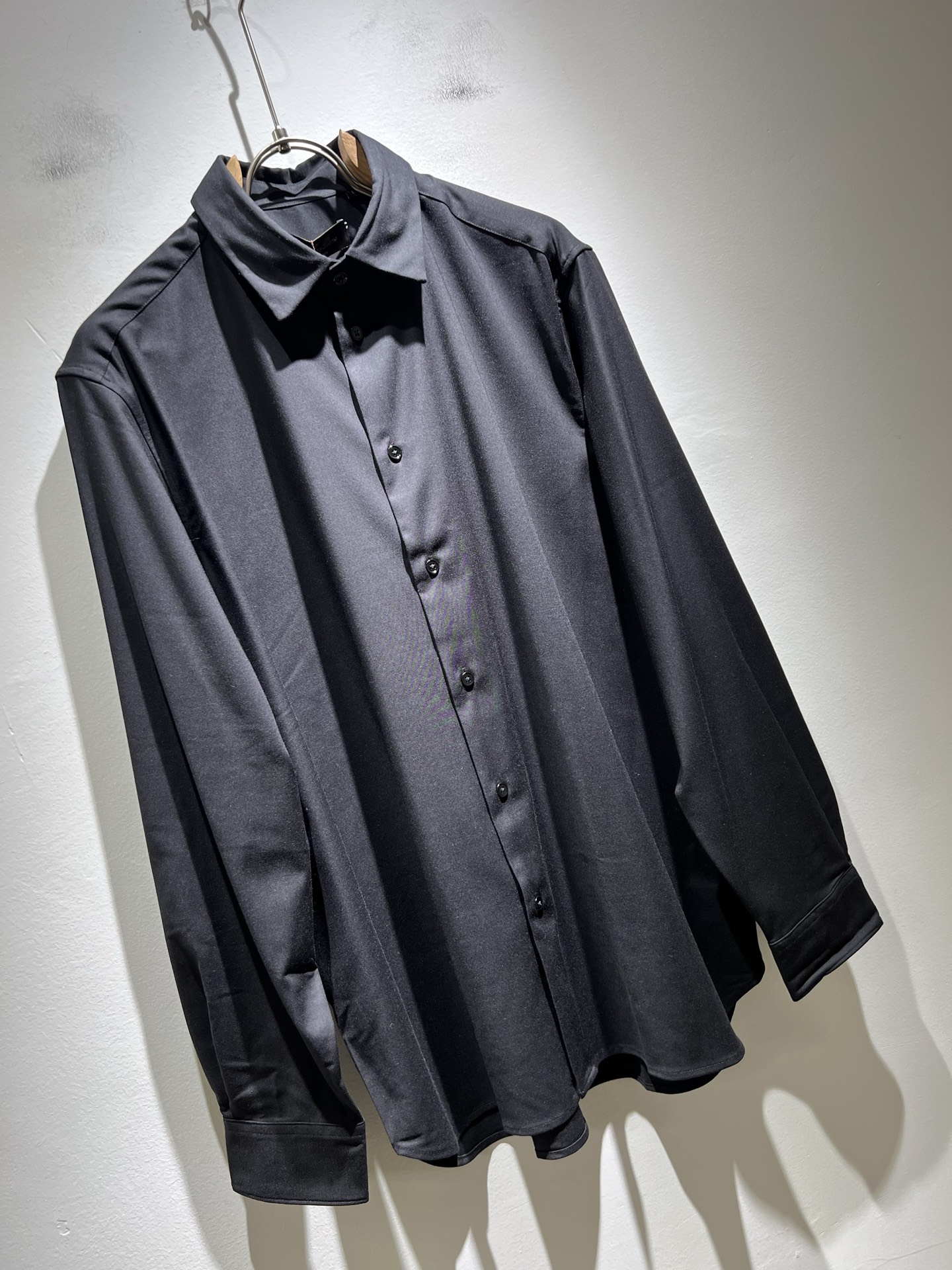  Loro Piana诺悠翩雅 2025秋冬男士衬衣，最新的贸易订单全品相！！网红款！上身舒适透气，不僵