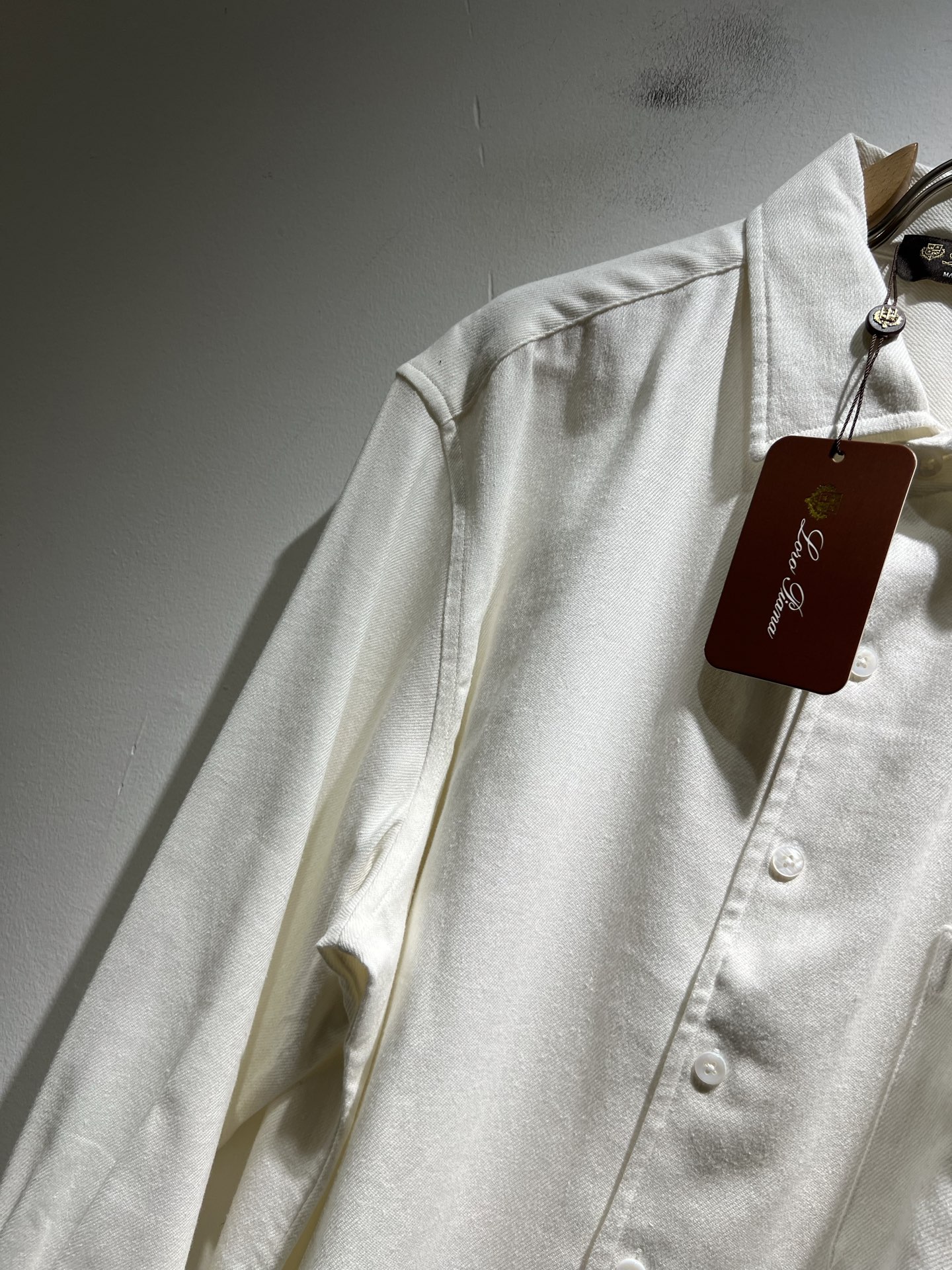  Loro Piana诺悠翩雅 2025秋冬男士衬衣，最新的贸易订单全品相！！网红款！上身舒适透气，不僵