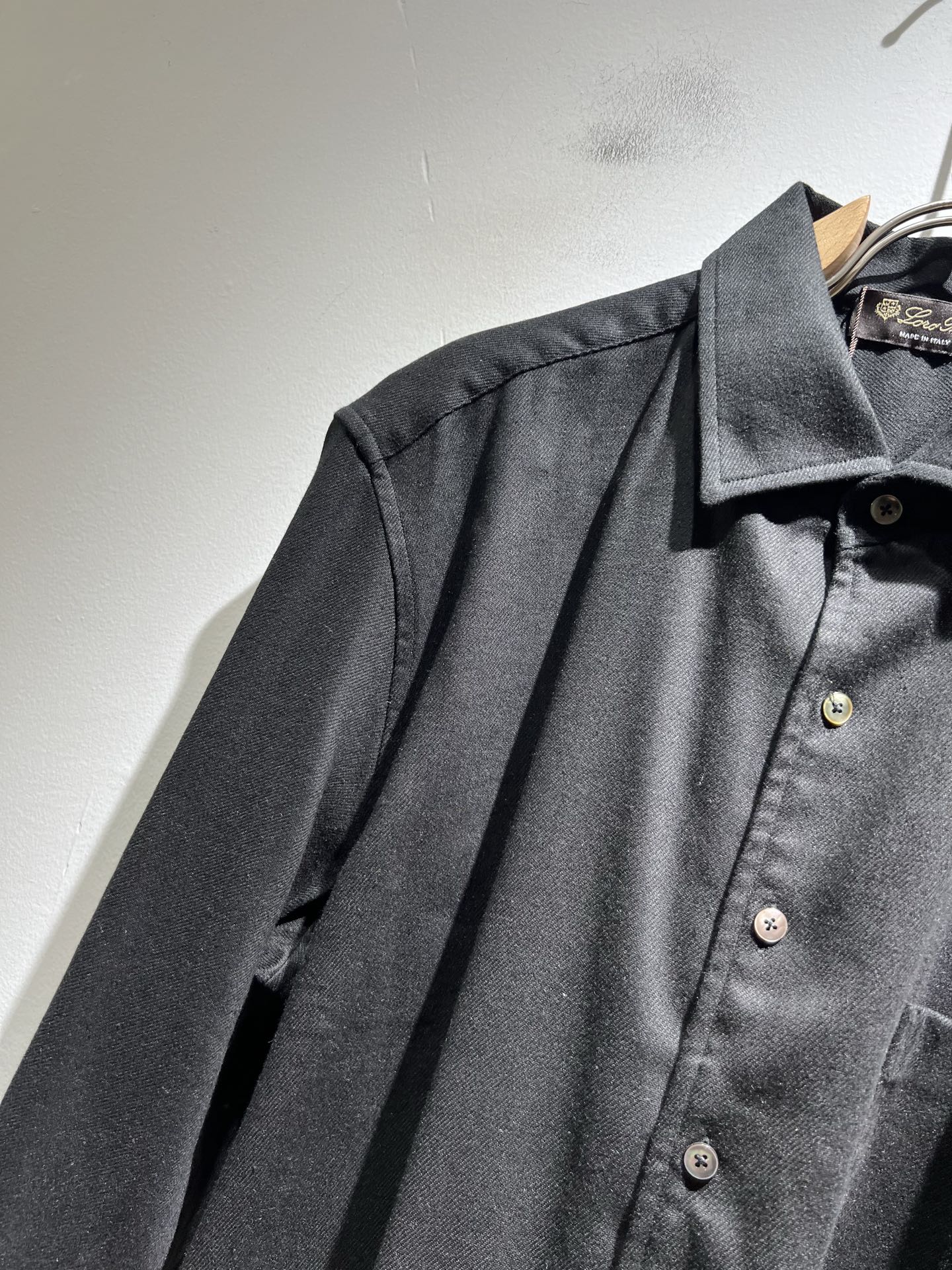  Loro Piana诺悠翩雅 2025秋冬男士衬衣，最新的贸易订单全品相！！网红款！上身舒适透气，不僵