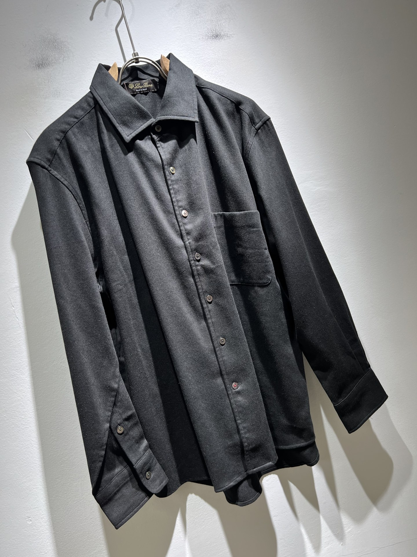  Loro Piana诺悠翩雅 2025秋冬男士衬衣，最新的贸易订单全品相！！网红款！上身舒适透气，不僵