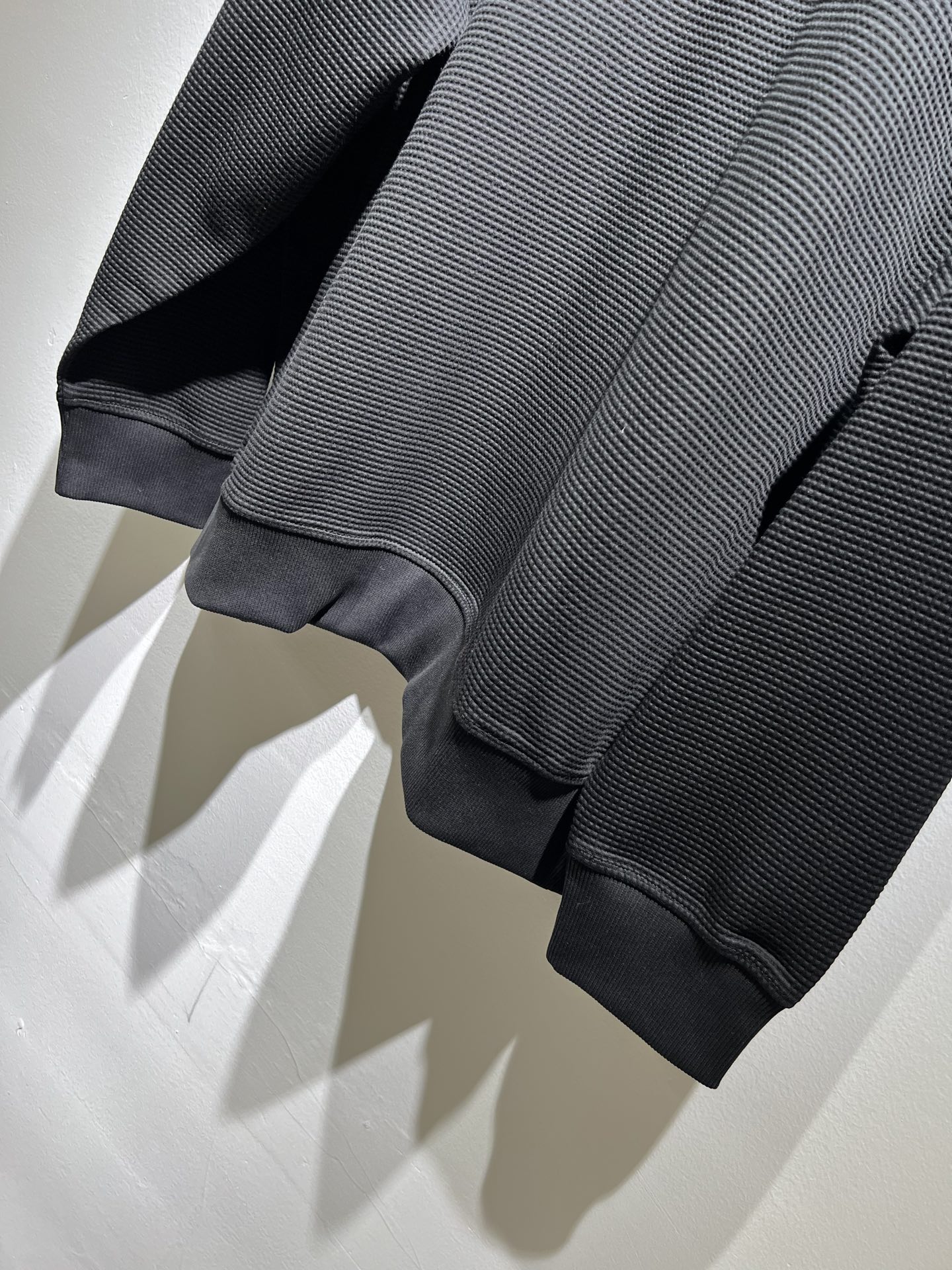  Ermenegildo Zeg*a杰*亚 2025秋冬新款男士休闲卫衣，压轴的渠道货出现了！！柜台同步