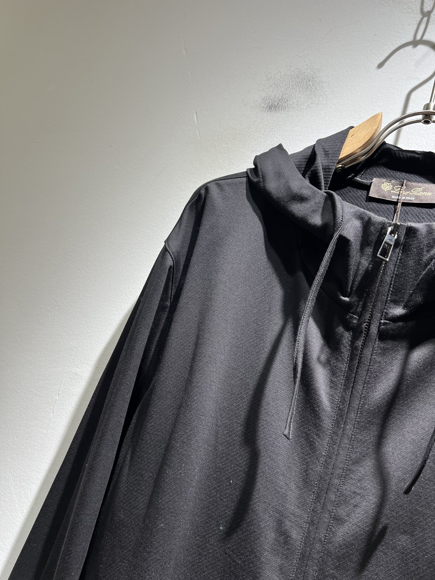  Loro Piana诺悠翩雅 2025秋冬新品男士连帽卫衣，外贸公司订单！客供纯棉棉材质，经典的专有织