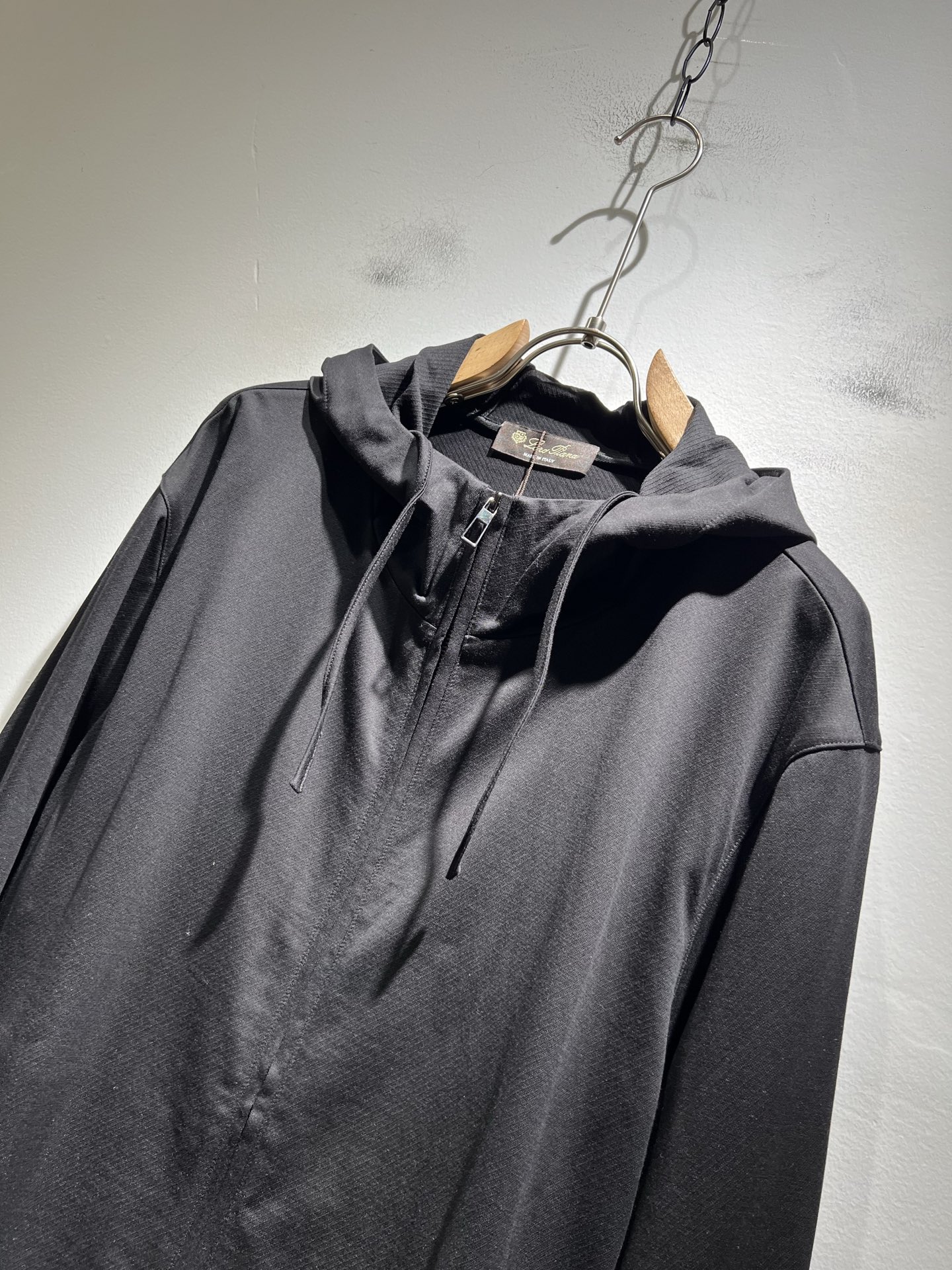  Loro Piana诺悠翩雅 2025秋冬新品男士连帽卫衣，外贸公司订单！客供纯棉棉材质，经典的专有织