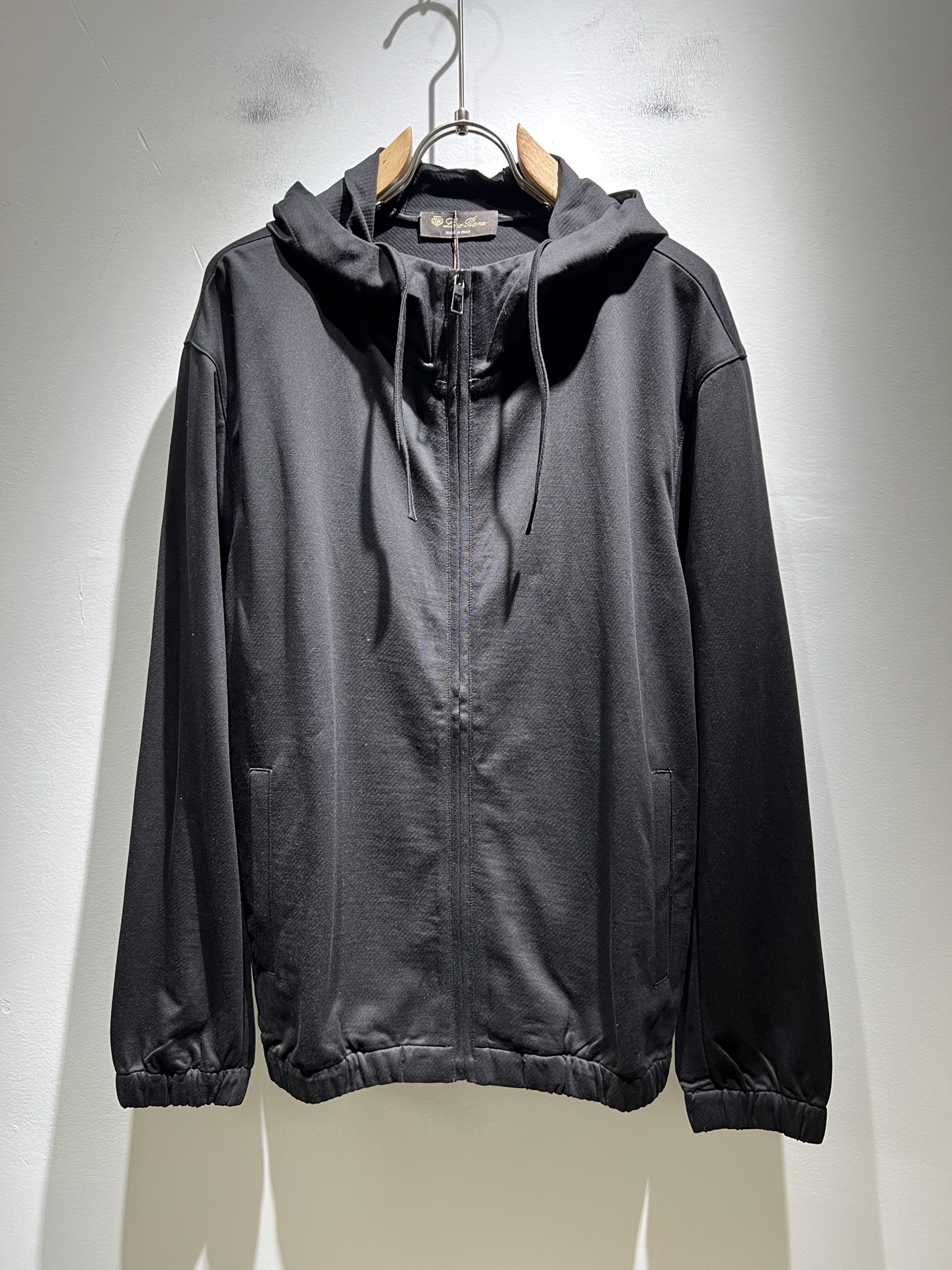  Loro Piana诺悠翩雅 2025秋冬新品男士连帽卫衣，外贸公司订单！客供纯棉棉材质，经典的专有织