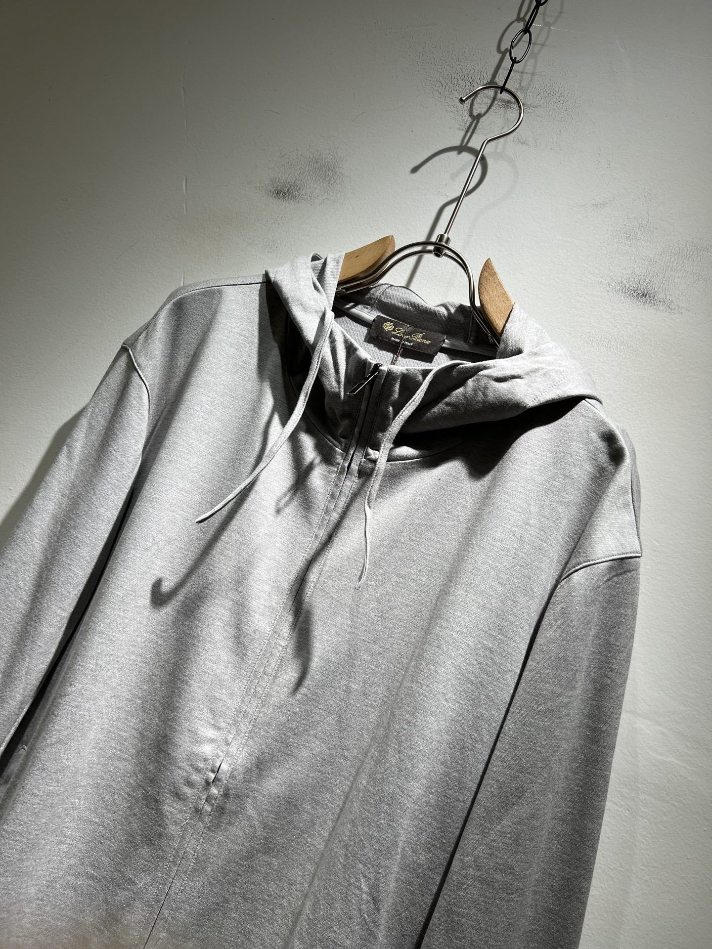  Loro Piana诺悠翩雅 2025秋冬新品男士连帽卫衣，外贸公司订单！客供纯棉棉材质，经典的专有织