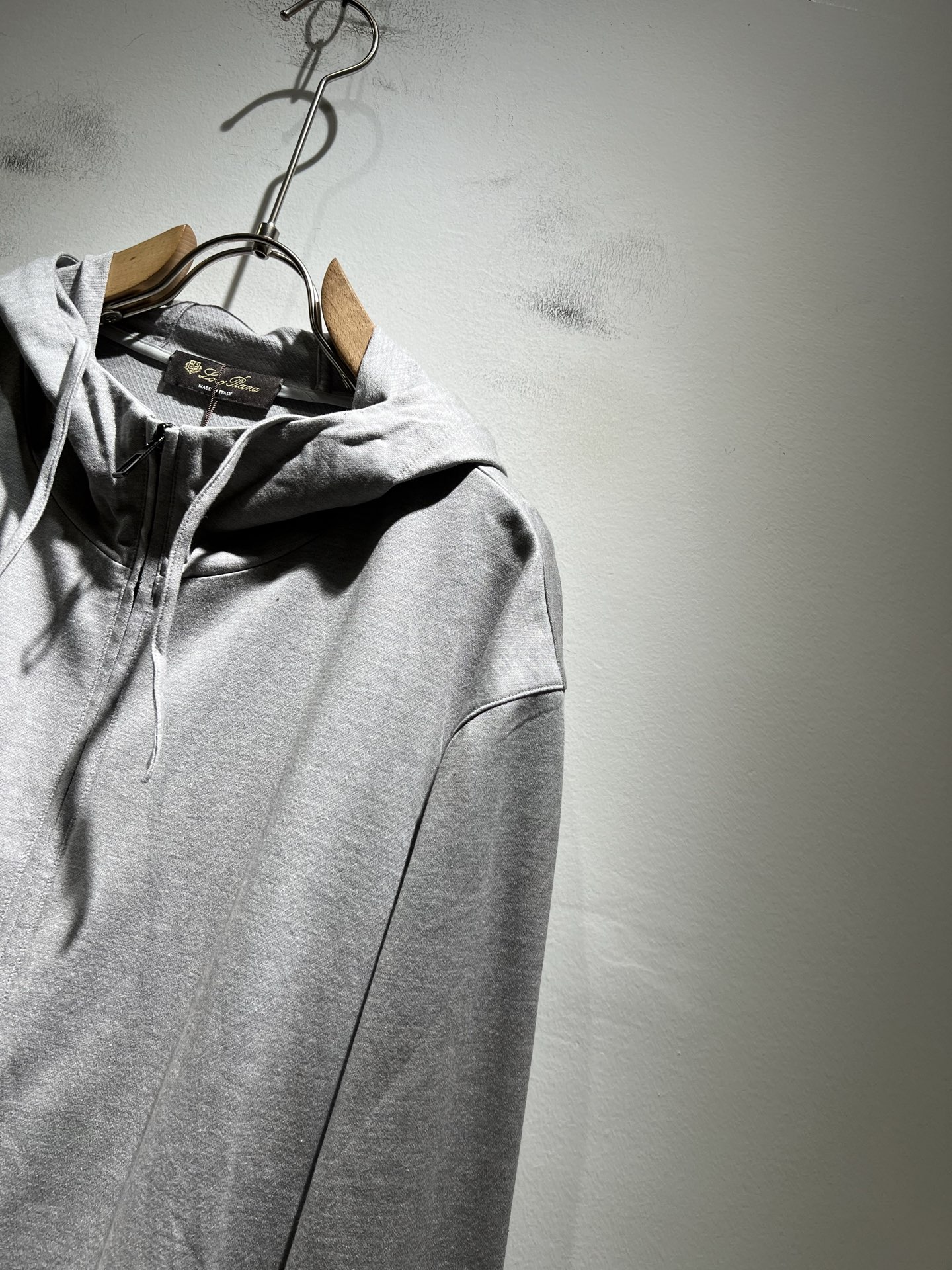  Loro Piana诺悠翩雅 2025秋冬新品男士连帽卫衣，外贸公司订单！客供纯棉棉材质，经典的专有织