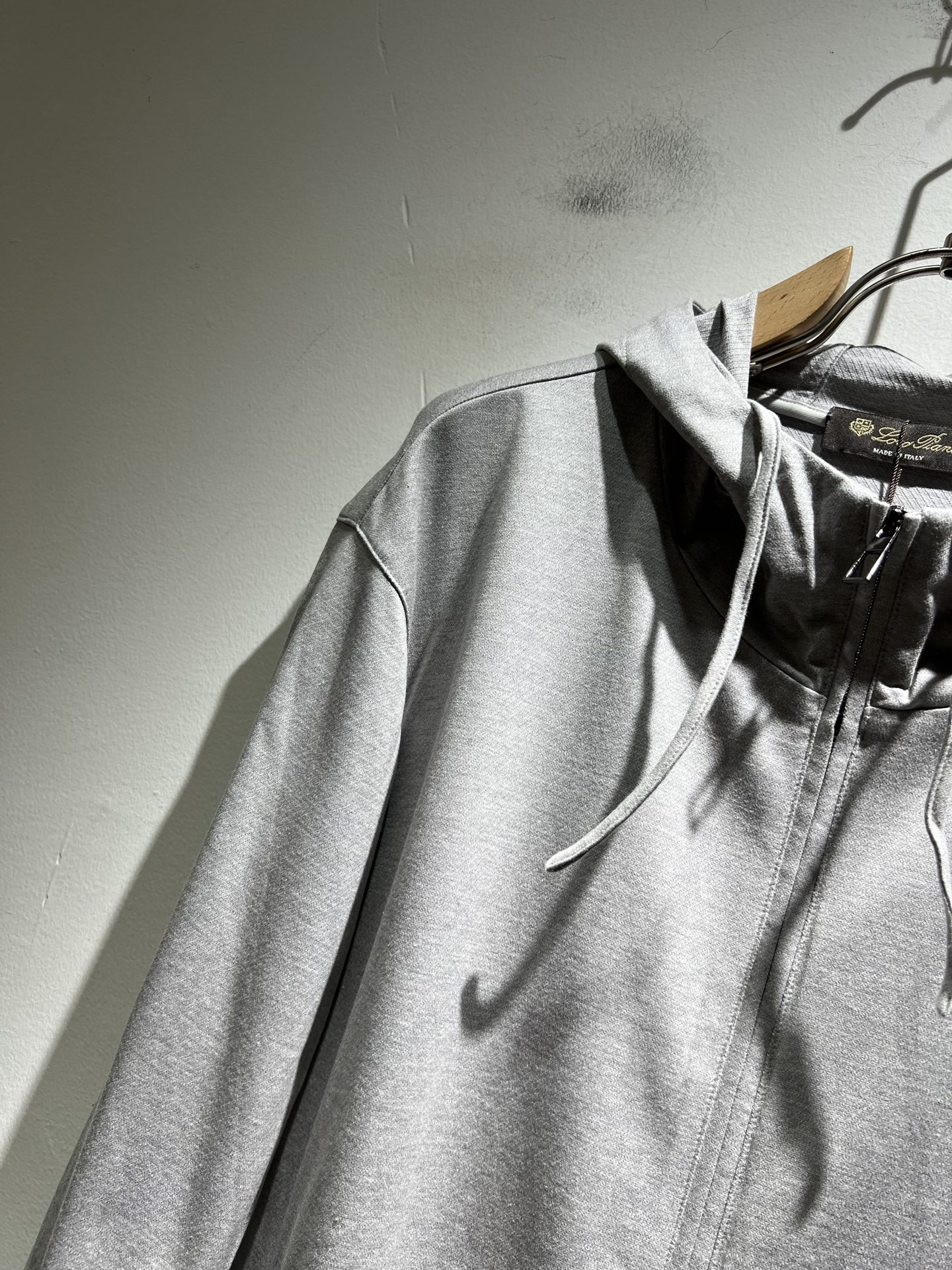  Loro Piana诺悠翩雅 2025秋冬新品男士连帽卫衣，外贸公司订单！客供纯棉棉材质，经典的专有织