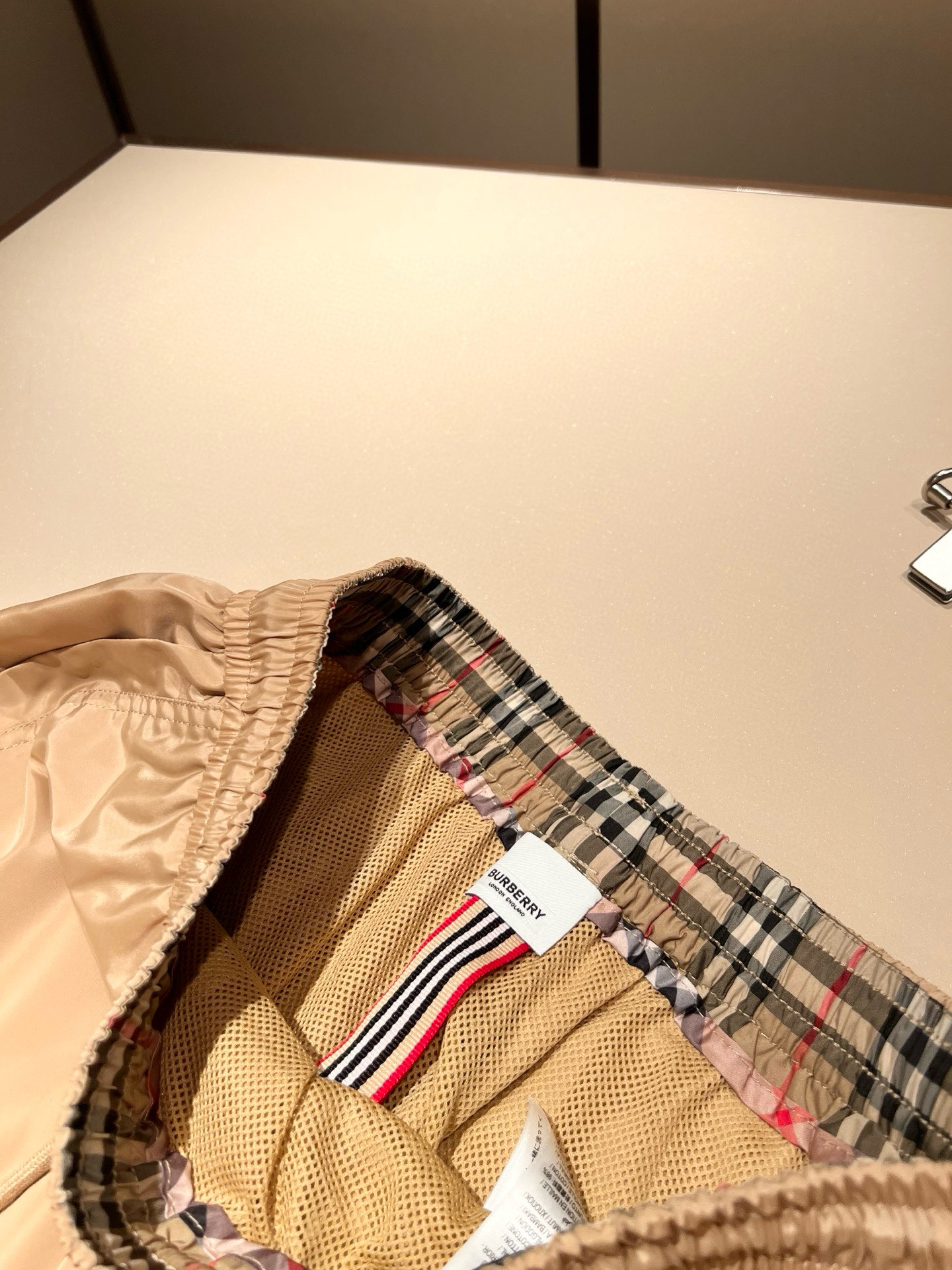  BURBER*Y巴*莉 2025春夏新款休闲百搭男女同款👫休闲短裤！贸易公司渠道稀出，同步官网发售！裤