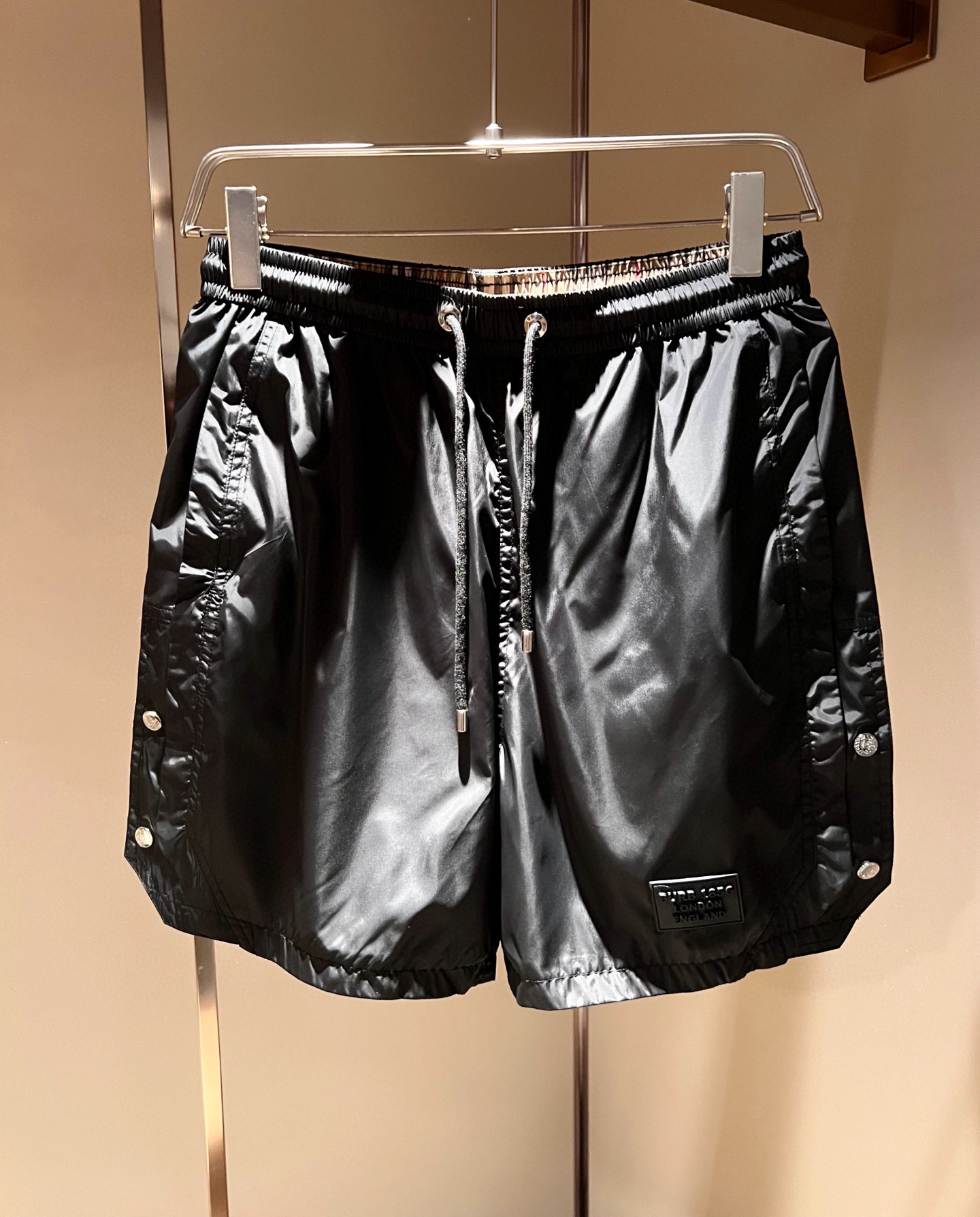  BURBER*Y巴*莉 2025春夏新款休闲百搭男女同款👫休闲短裤！贸易公司渠道稀出，同步官网发售！裤