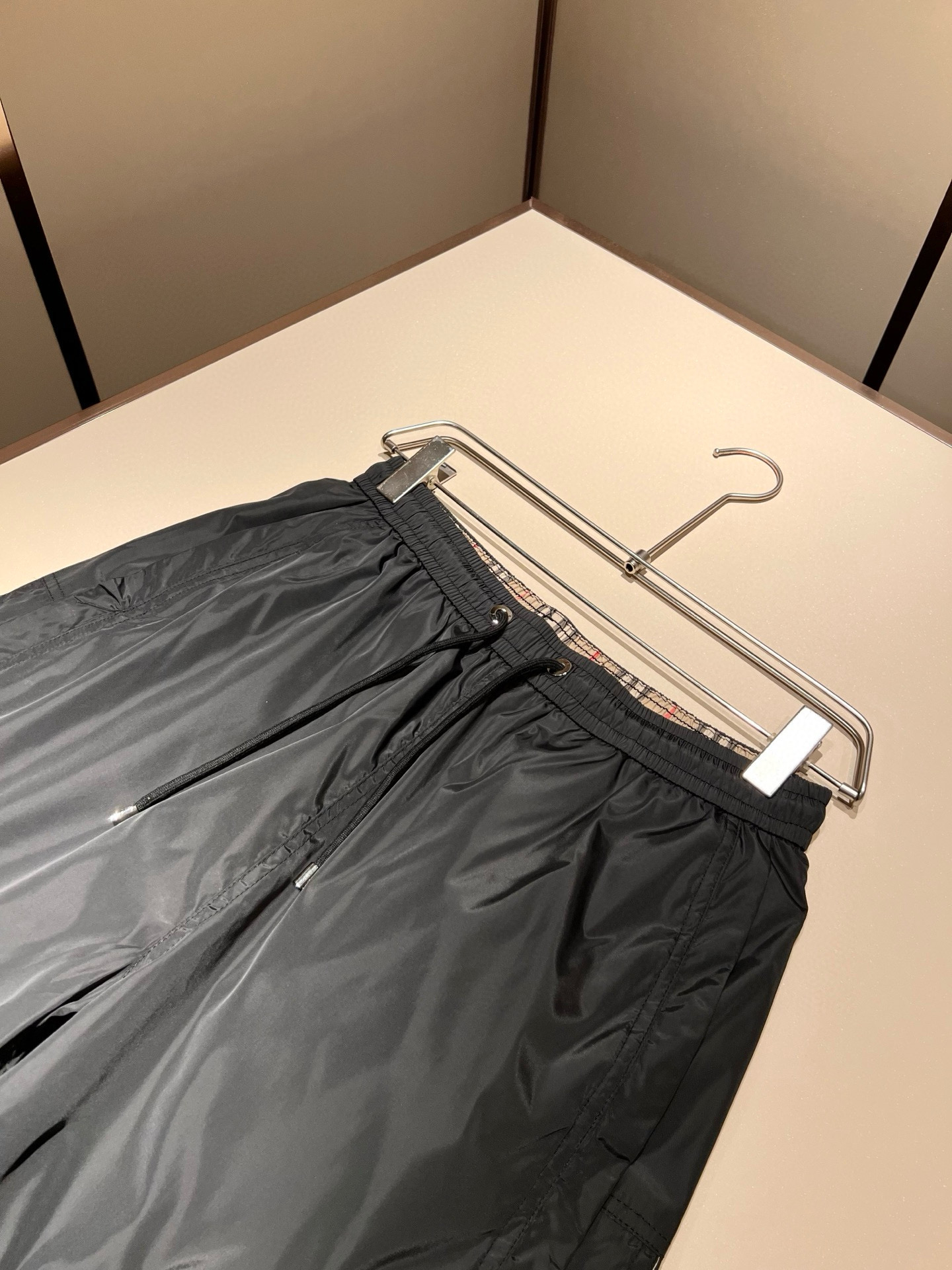  BURBER*Y巴*莉 2025春夏新款休闲百搭男女同款👫休闲短裤！贸易公司渠道稀出，同步官网发售！裤