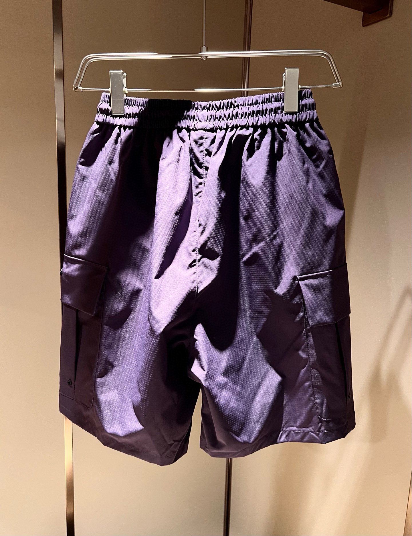    PRA*DA普*达 2025春夏新款男士休闲短裤，高端品质之选……一款休闲裤兼备的百搭裤装，也是男