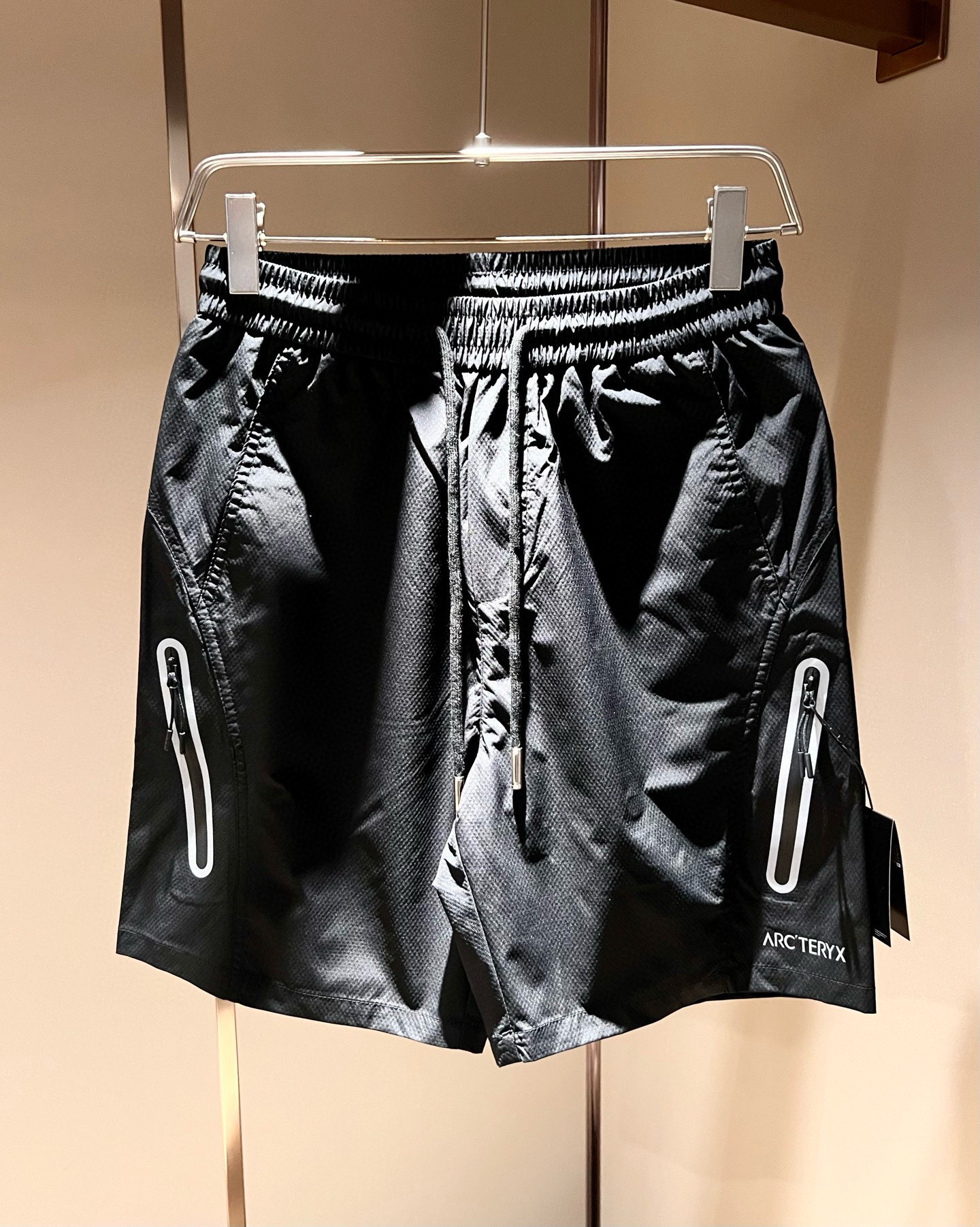  ARCTER*X始*祖鸟 2025春夏新款休闲运动风格休闲短裤裤，户外品牌可能大家第一想到的就是加拿大