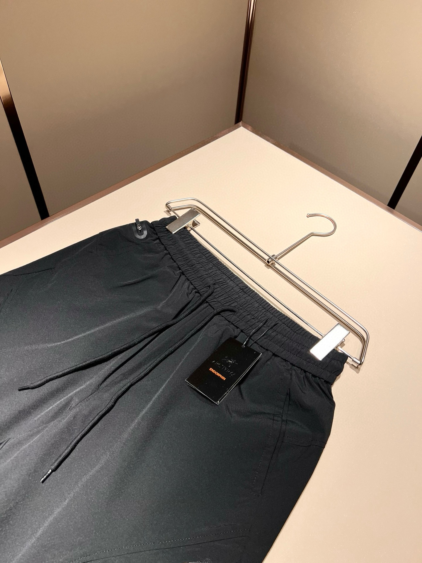  ARCTER*X始*祖鸟 2025春夏新款休闲运动风格休闲短裤裤，户外品牌可能大家第一想到的就是加拿大