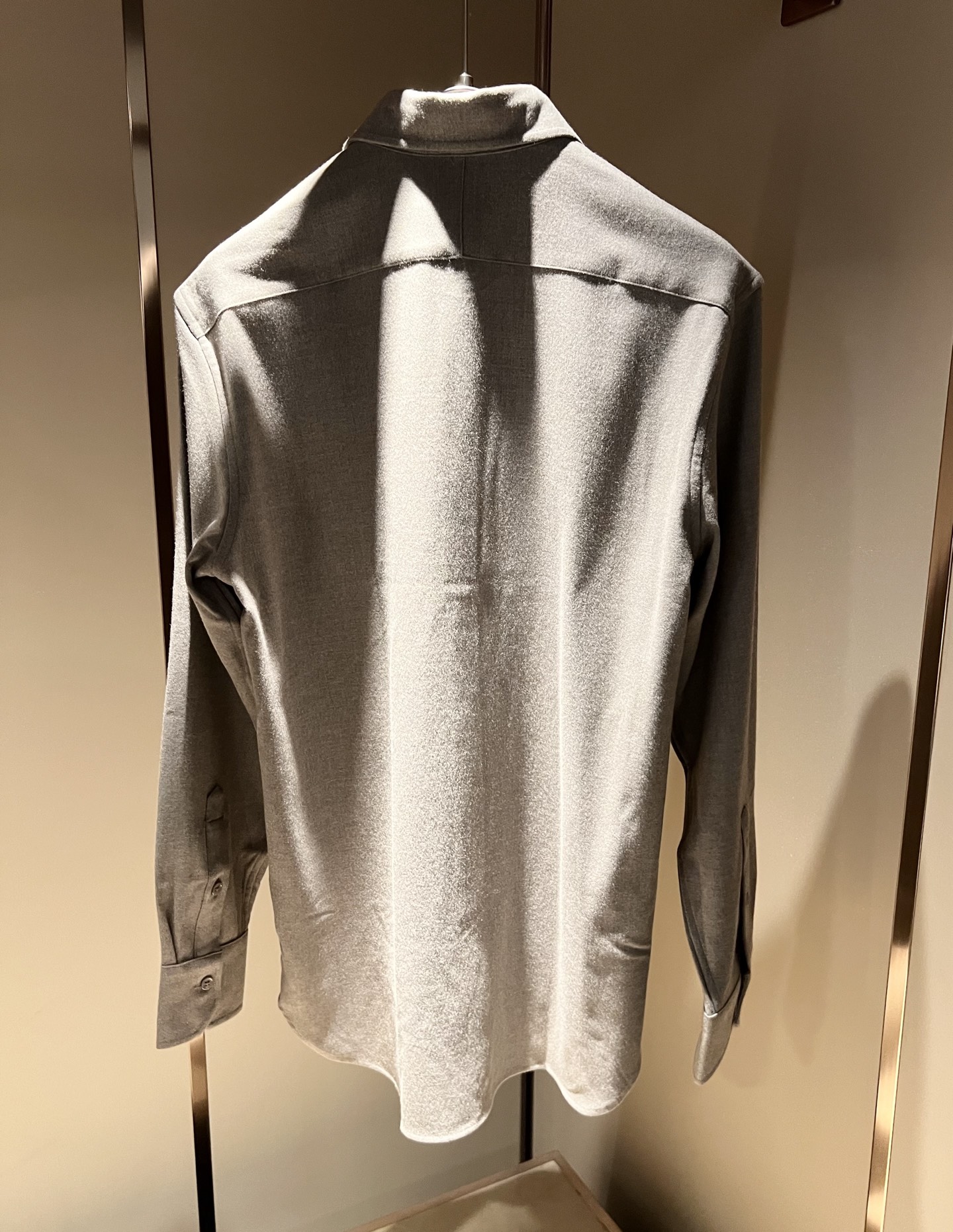   Loro Piana诺悠翩雅 2025秋冬男士衬衣，最新的贸易订单全品相！！网红款！上身舒适透气，不