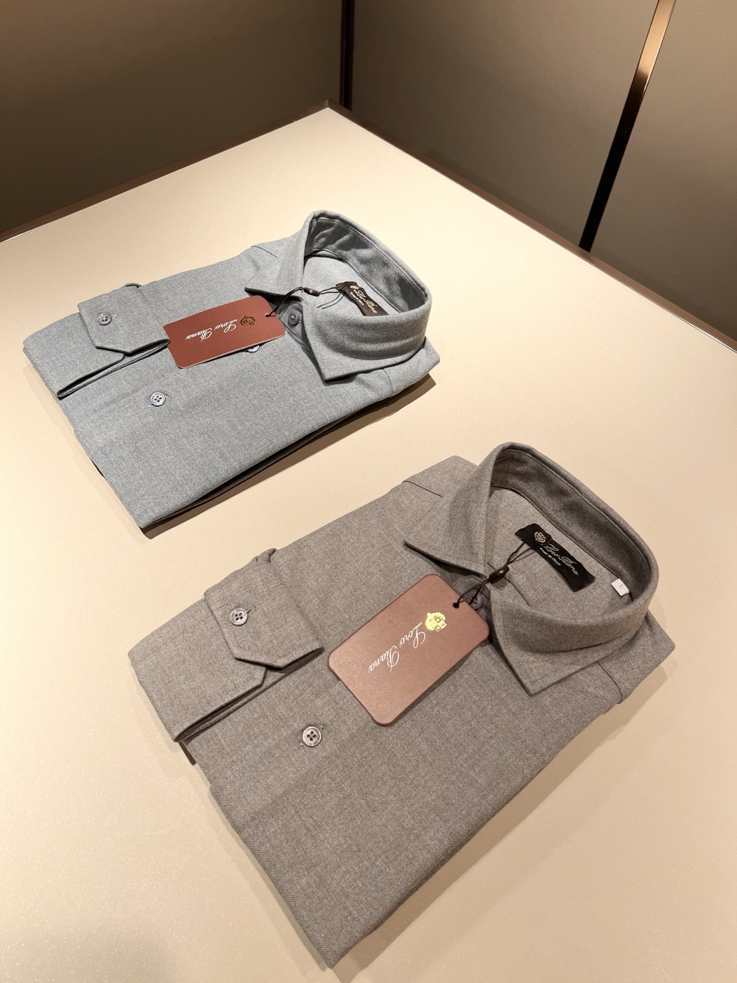   Loro Piana诺悠翩雅 2025秋冬男士衬衣，最新的贸易订单全品相！！网红款！上身舒适透气，不