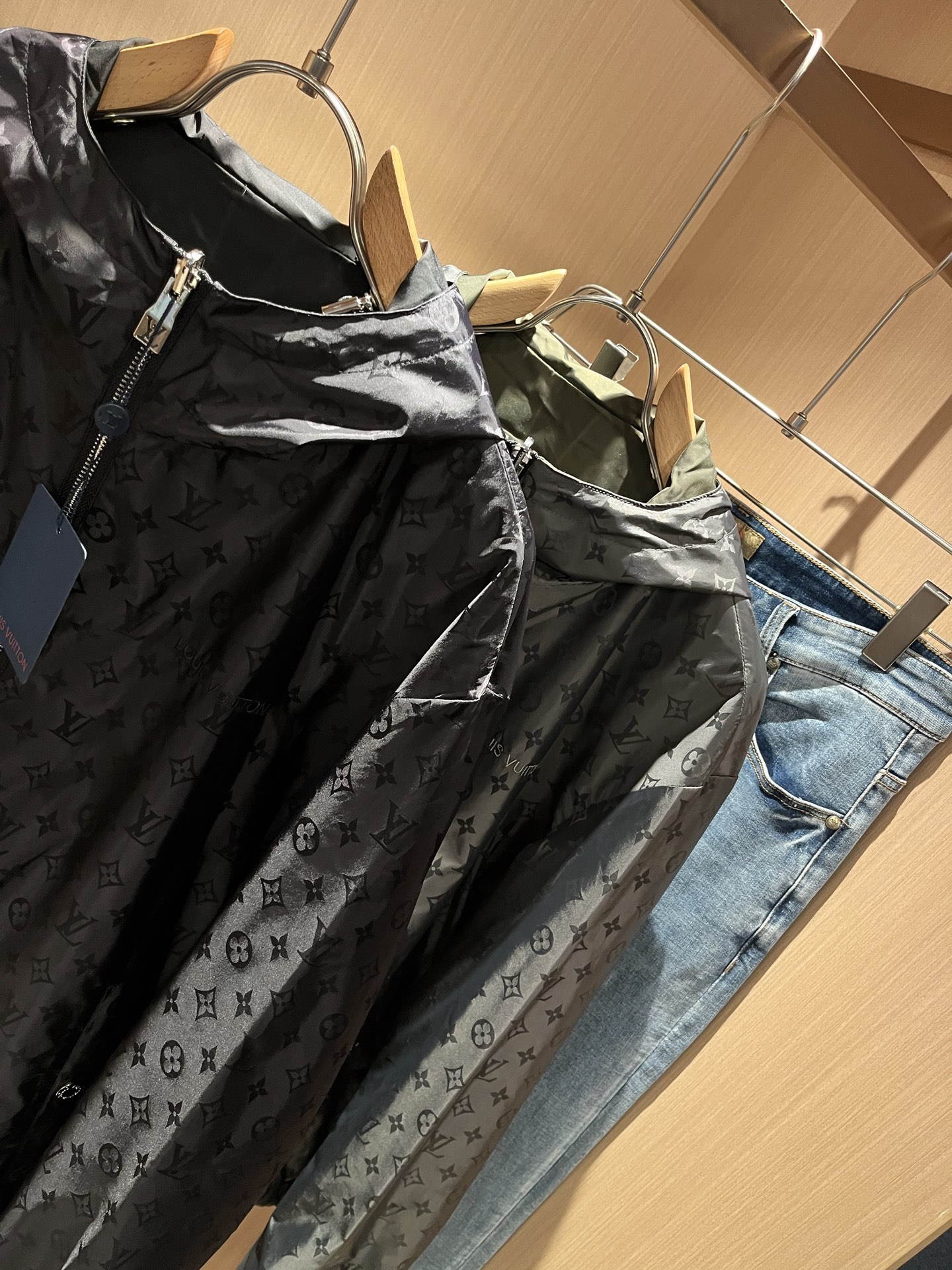  Louis Vuit*on 路易*登 2025秋冬新款轻奢双面穿Monogram立体暗纹工艺男女同款👫