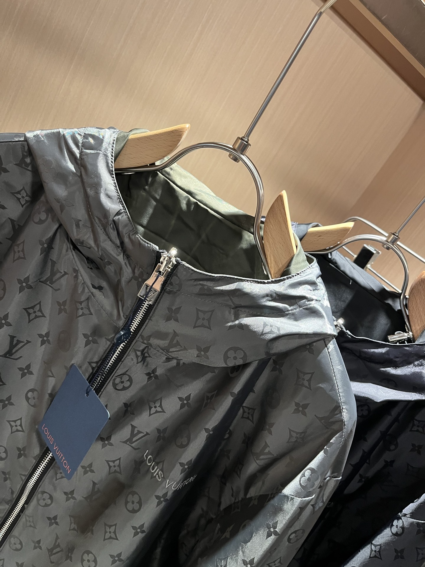  Louis Vuit*on 路易*登 2025秋冬新款轻奢双面穿Monogram立体暗纹工艺男女同款👫