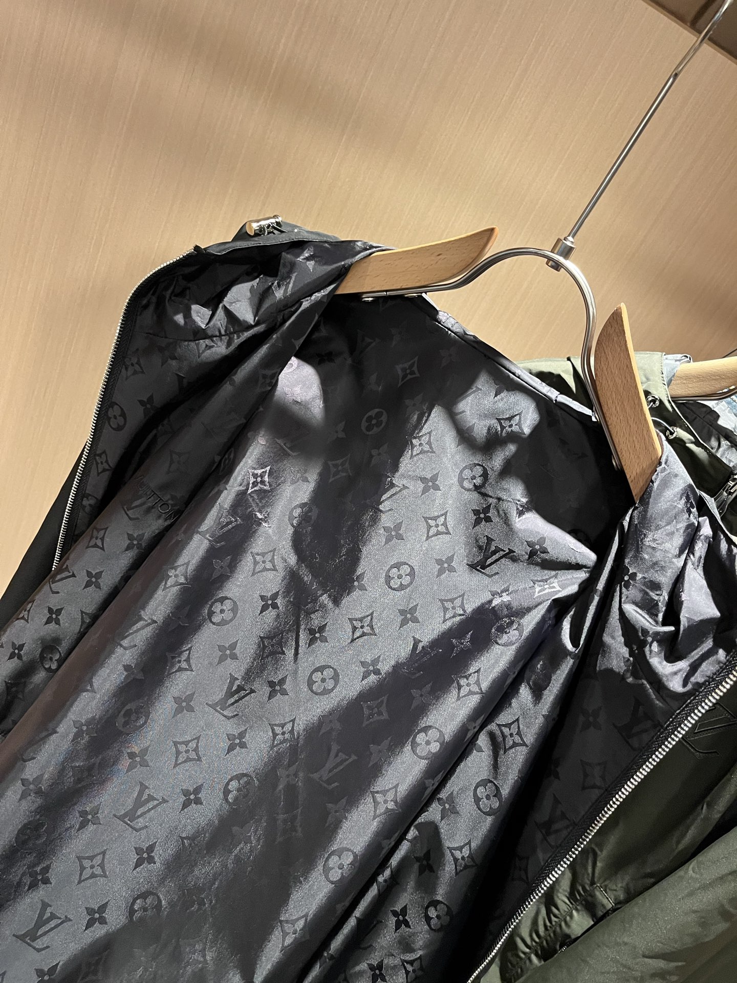  Louis Vuit*on 路易*登 2025秋冬新款轻奢双面穿Monogram立体暗纹工艺男女同款👫