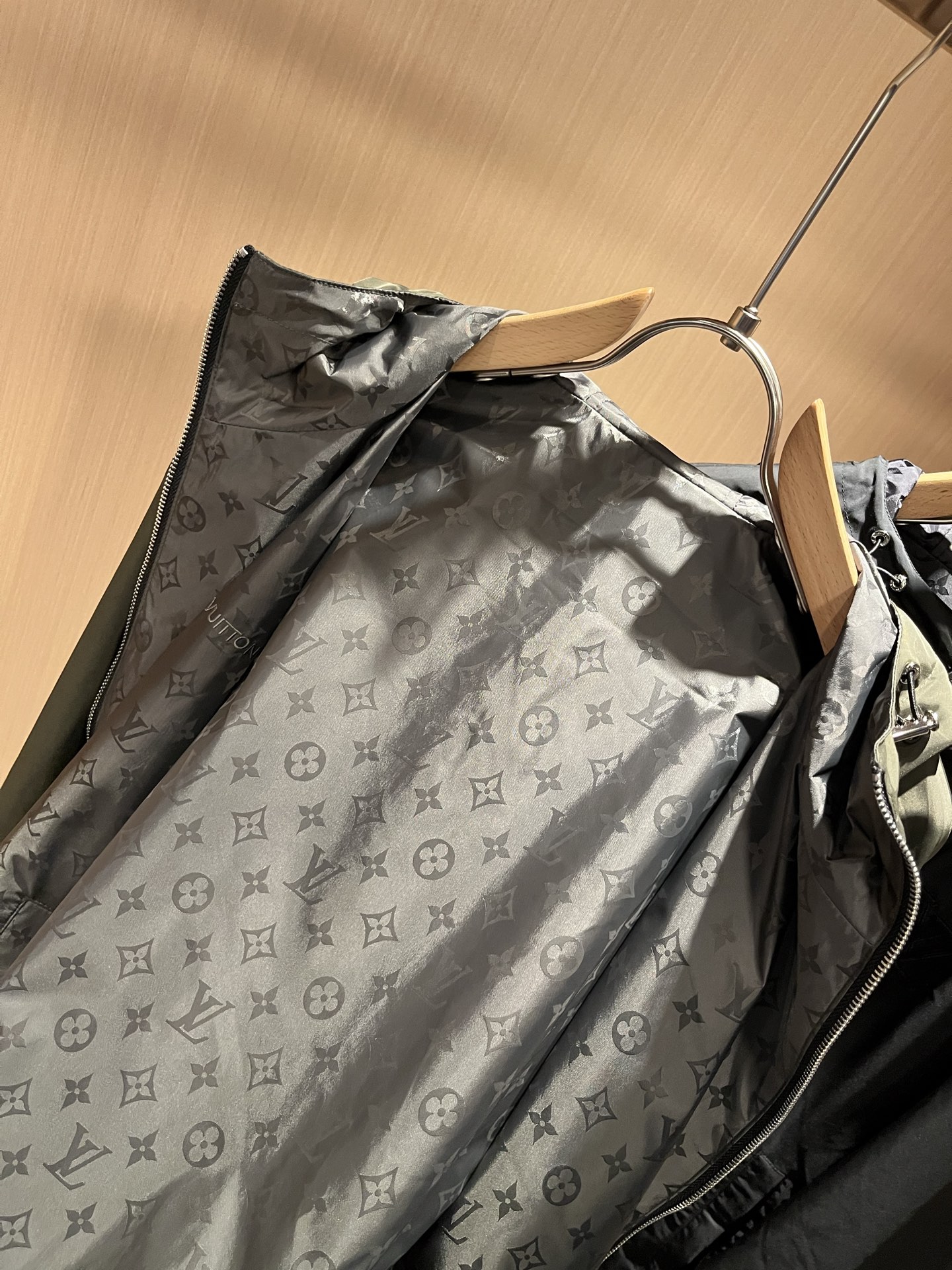  Louis Vuit*on 路易*登 2025秋冬新款轻奢双面穿Monogram立体暗纹工艺男女同款👫