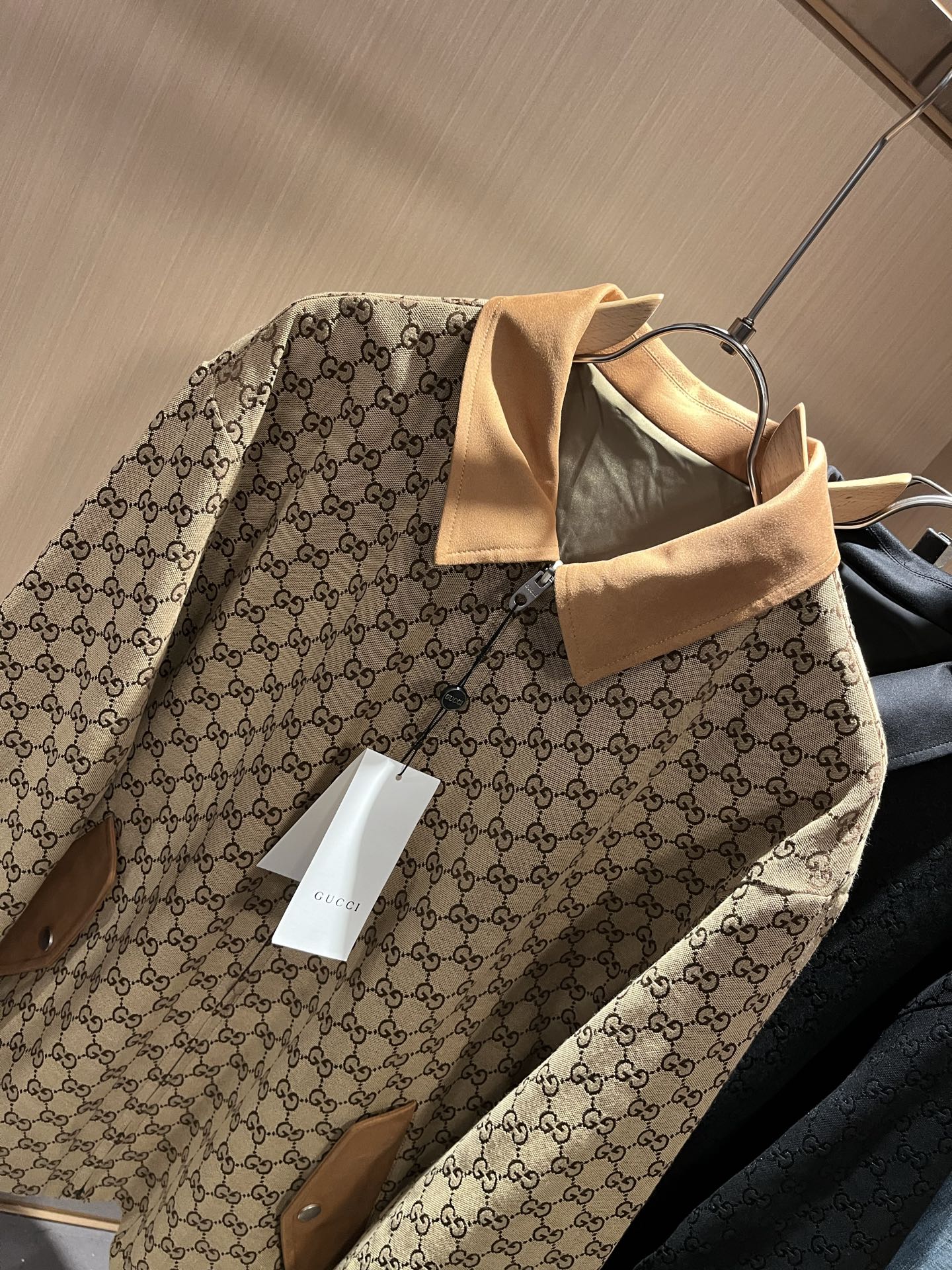   Gucc*古家 ⚠️双面夹克！2025秋冬最新系列！男女同款👫夹克外套，贸易公司渠道稀出，同步官网发