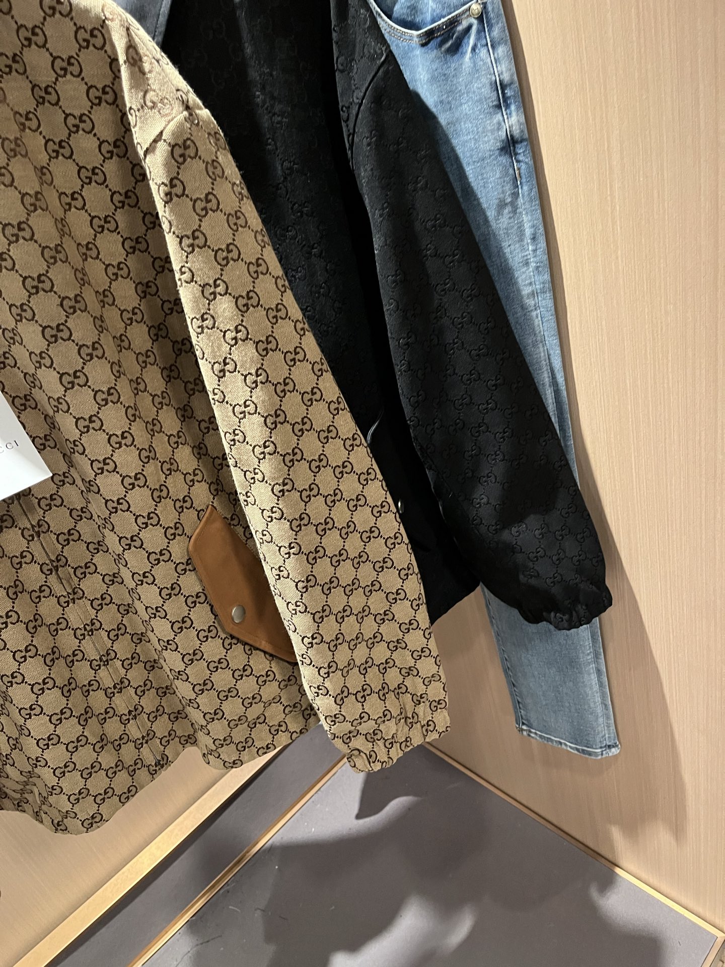   Gucc*古家 ⚠️双面夹克！2025秋冬最新系列！男女同款👫夹克外套，贸易公司渠道稀出，同步官网发