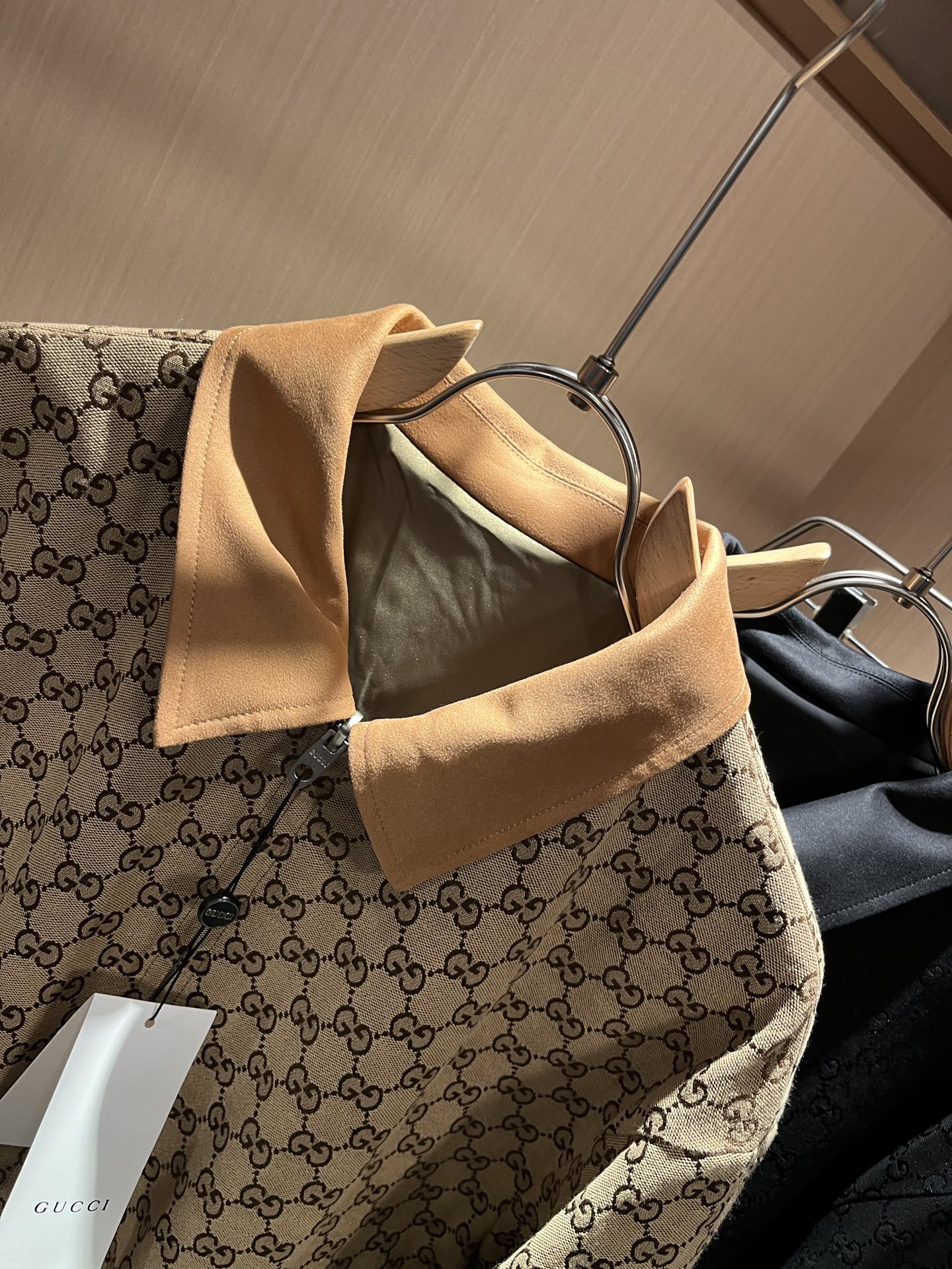   Gucc*古家 ⚠️双面夹克！2025秋冬最新系列！男女同款👫夹克外套，贸易公司渠道稀出，同步官网发