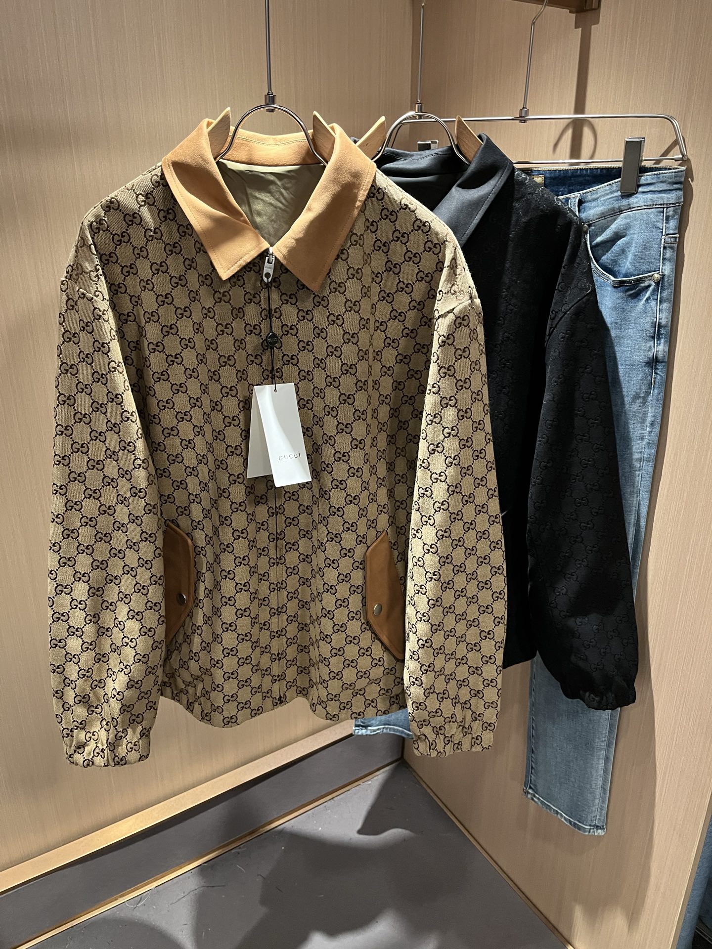   Gucc*古家 ⚠️双面夹克！2025秋冬最新系列！男女同款👫夹克外套，贸易公司渠道稀出，同步官网发