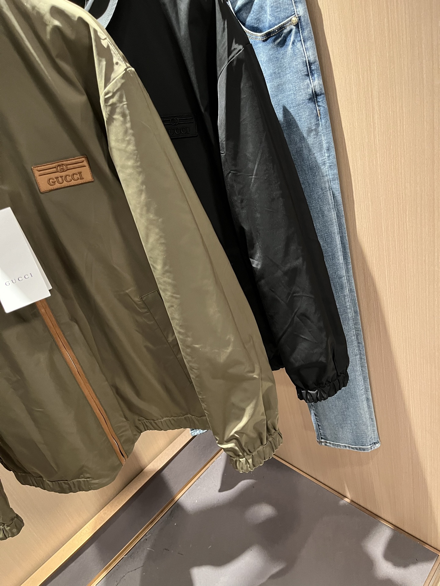   Gucc*古家 ⚠️双面夹克！2025秋冬最新系列！男女同款👫夹克外套，贸易公司渠道稀出，同步官网发