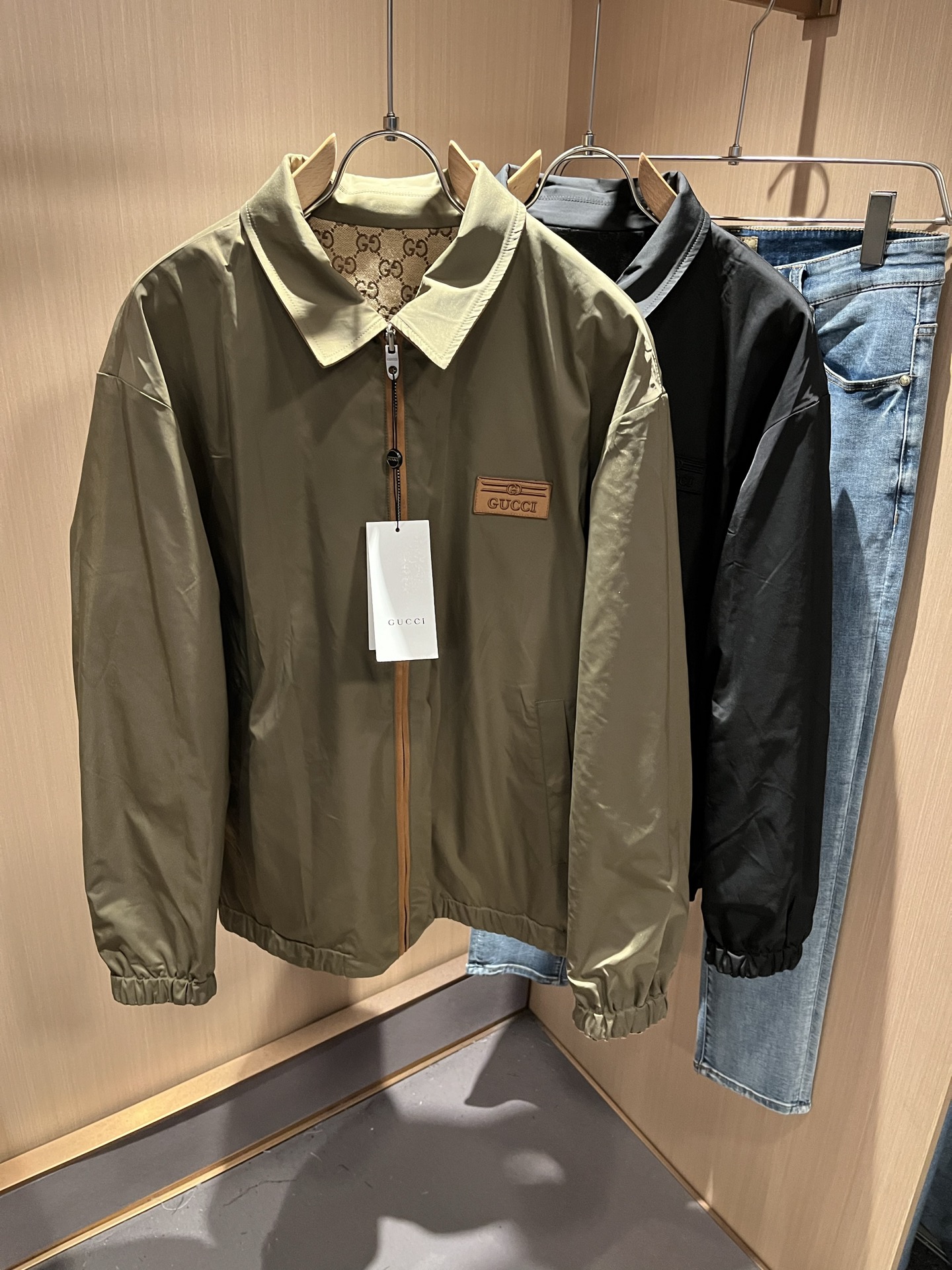   Gucc*古家 ⚠️双面夹克！2025秋冬最新系列！男女同款👫夹克外套，贸易公司渠道稀出，同步官网发