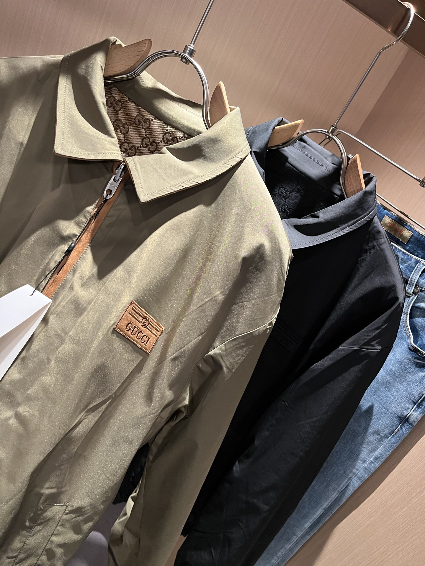   Gucc*古家 ⚠️双面夹克！2025秋冬最新系列！男女同款👫夹克外套，贸易公司渠道稀出，同步官网发