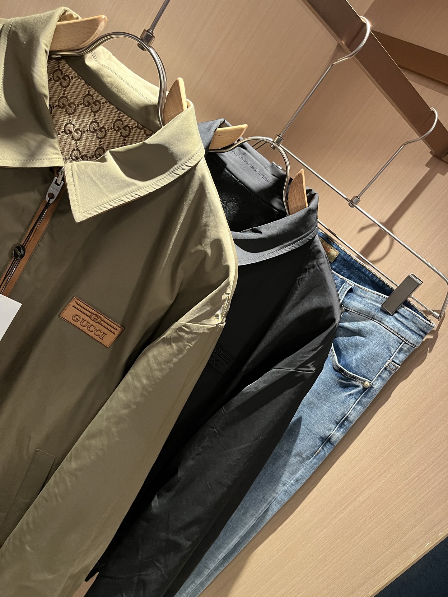   Gucc*古家 ⚠️双面夹克！2025秋冬最新系列！男女同款👫夹克外套，贸易公司渠道稀出，同步官网发