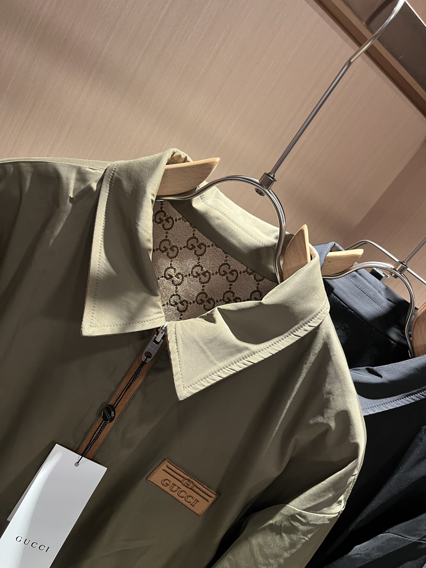   Gucc*古家 ⚠️双面夹克！2025秋冬最新系列！男女同款👫夹克外套，贸易公司渠道稀出，同步官网发